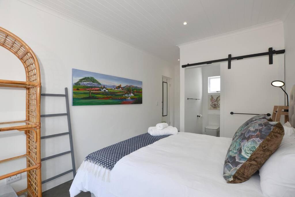Cozy Holiday Cottage - XX Cottage Yzerfontein
