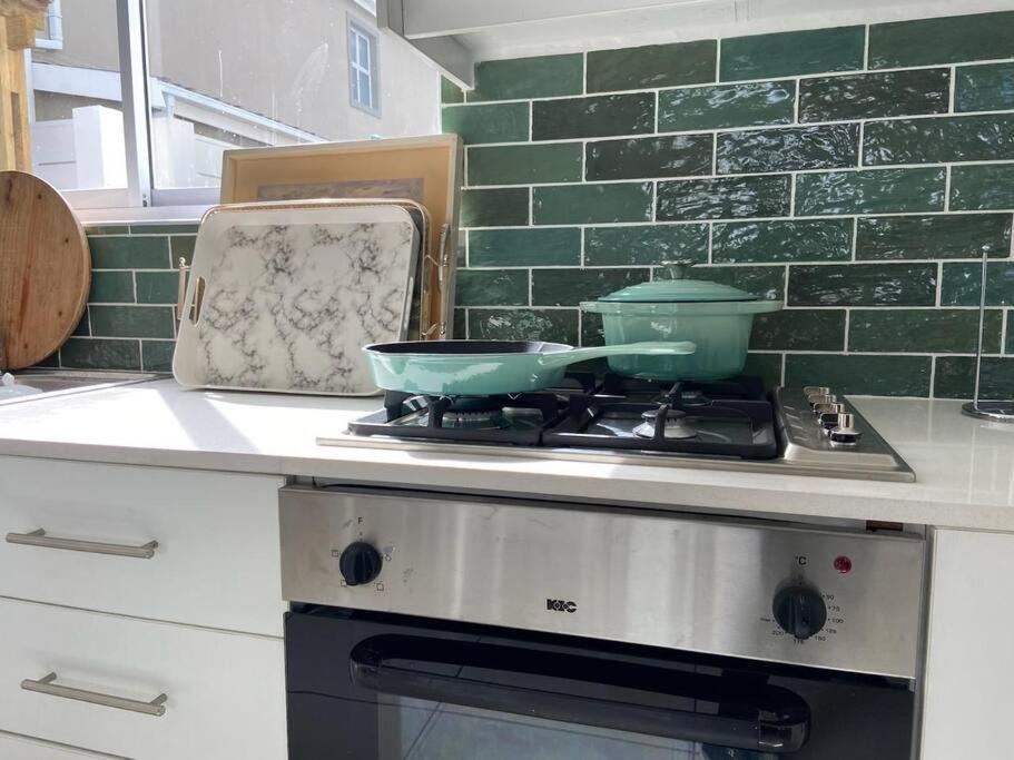 Cozy Holiday Cottage - XX Cottage Yzerfontein