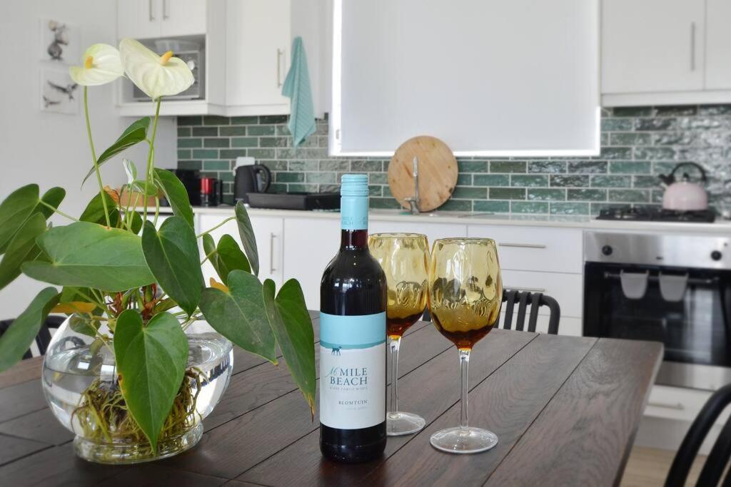 Cozy Holiday Cottage - XX Cottage Yzerfontein