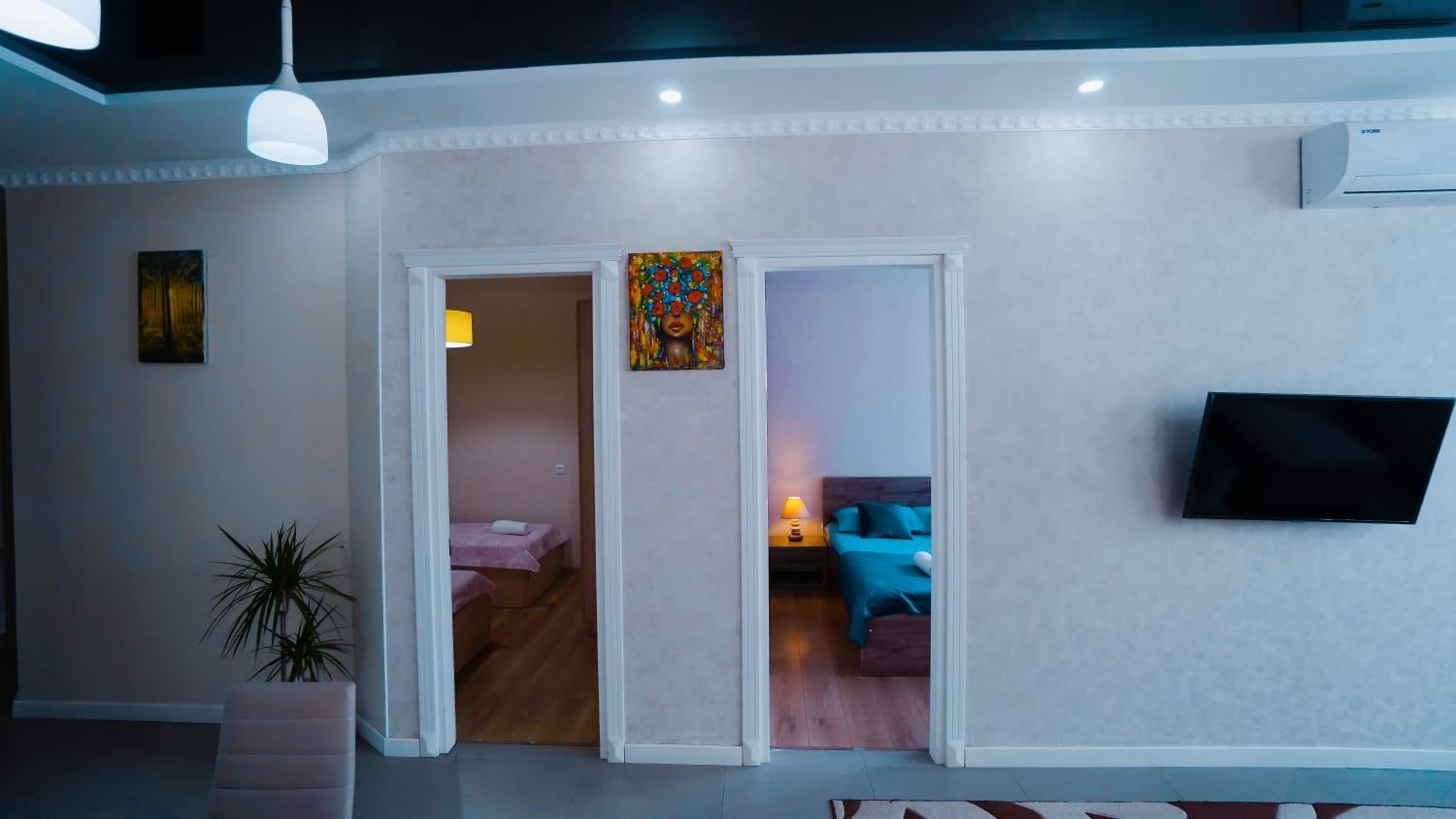 Luxury 2 Bedrooms Apartment with 2 bathrooms & Batumi center view 3