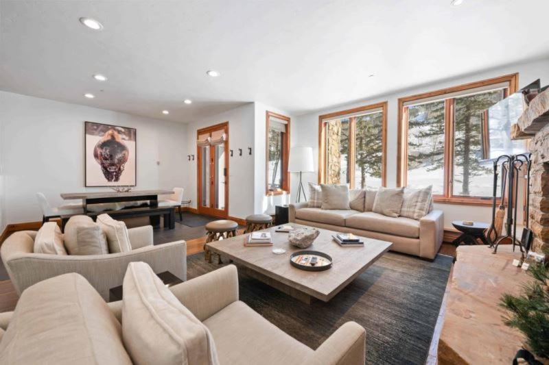 Highlands Slopeside 206 by East West Hospitality view 5