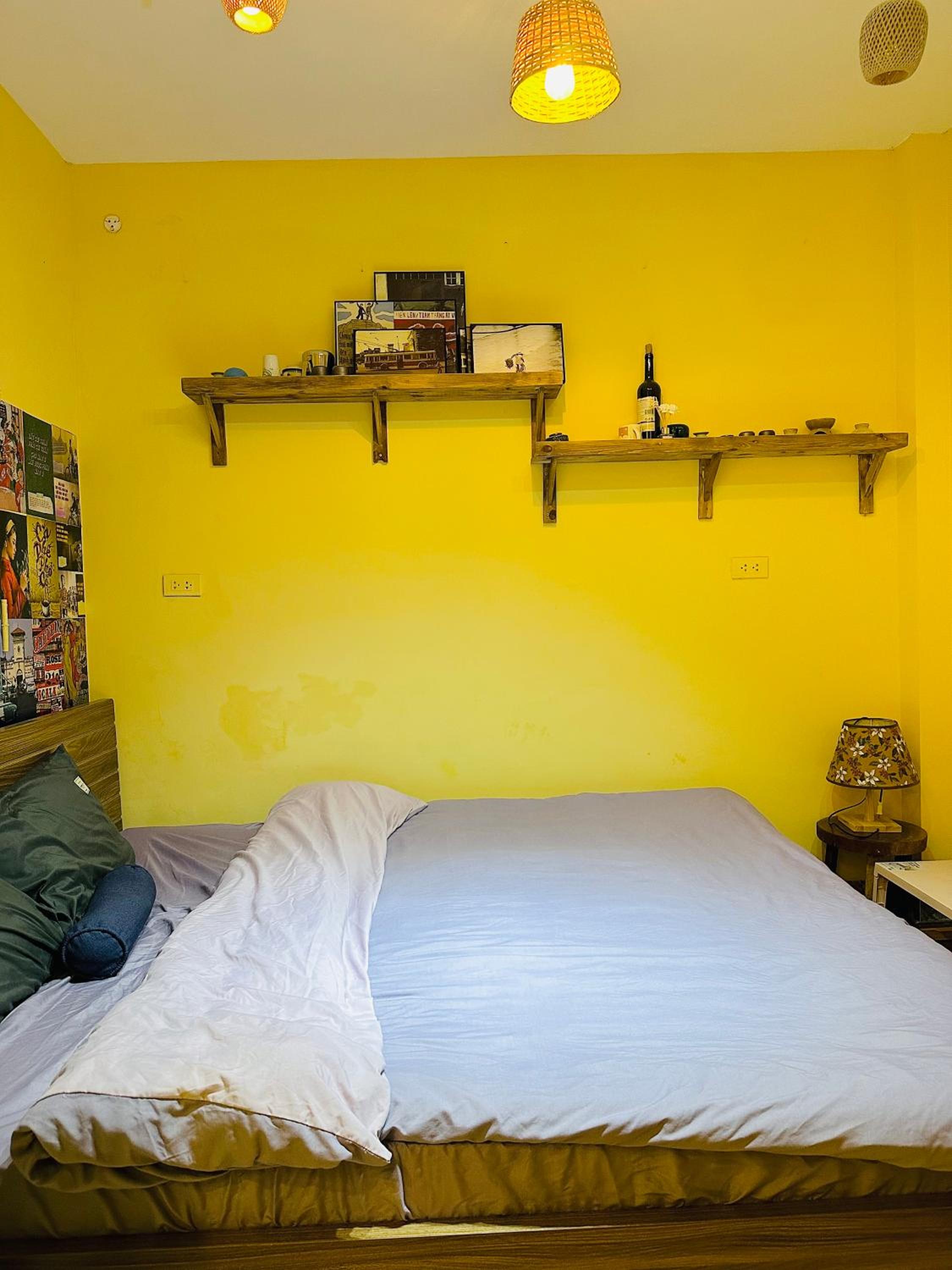 Heart of Hoan Kiem Studio affordable cozy train cafe center hoan kiem for 3pax