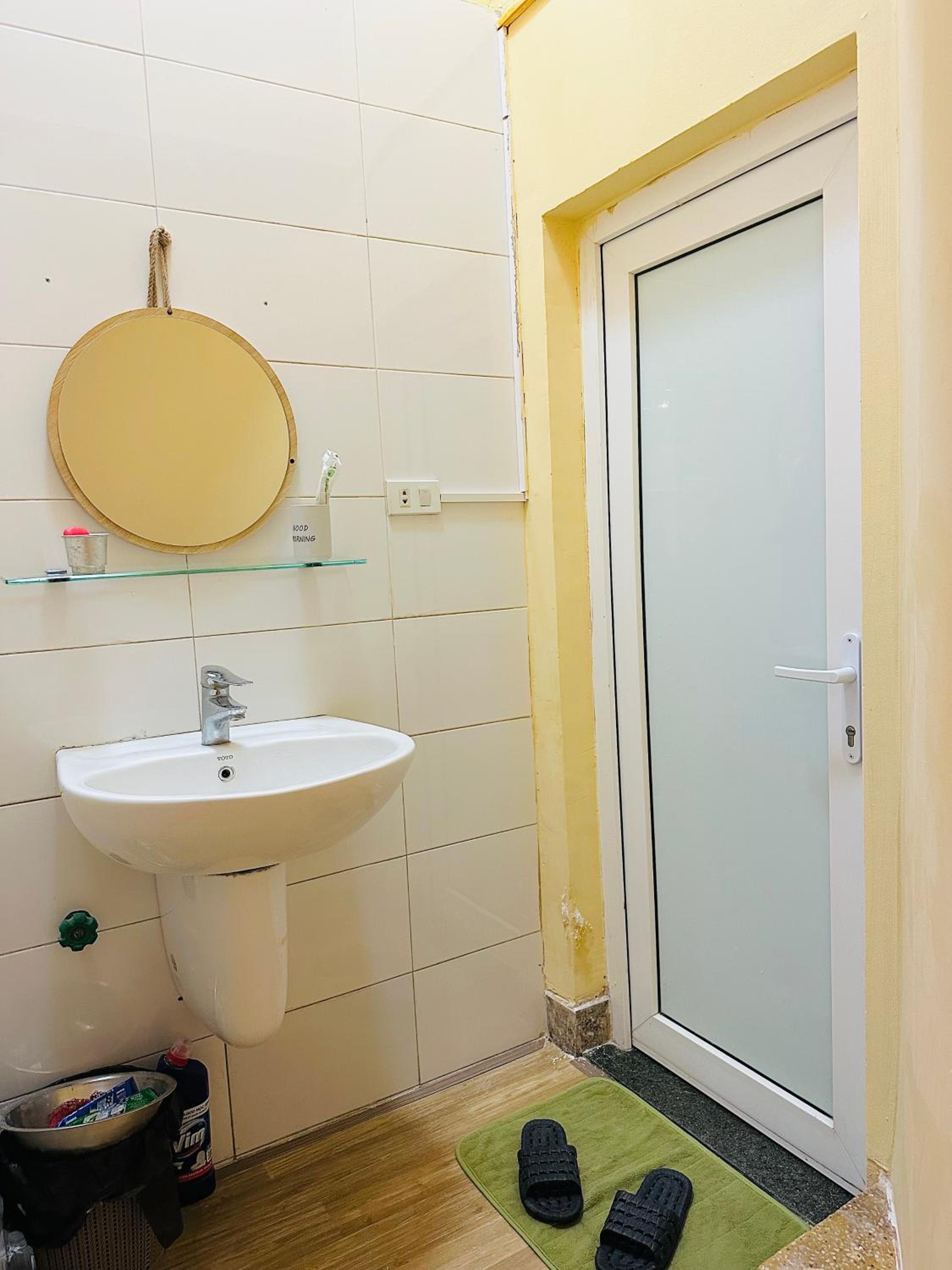Heart of Hoan Kiem Studio affordable cozy train cafe center hoan kiem for 3pax