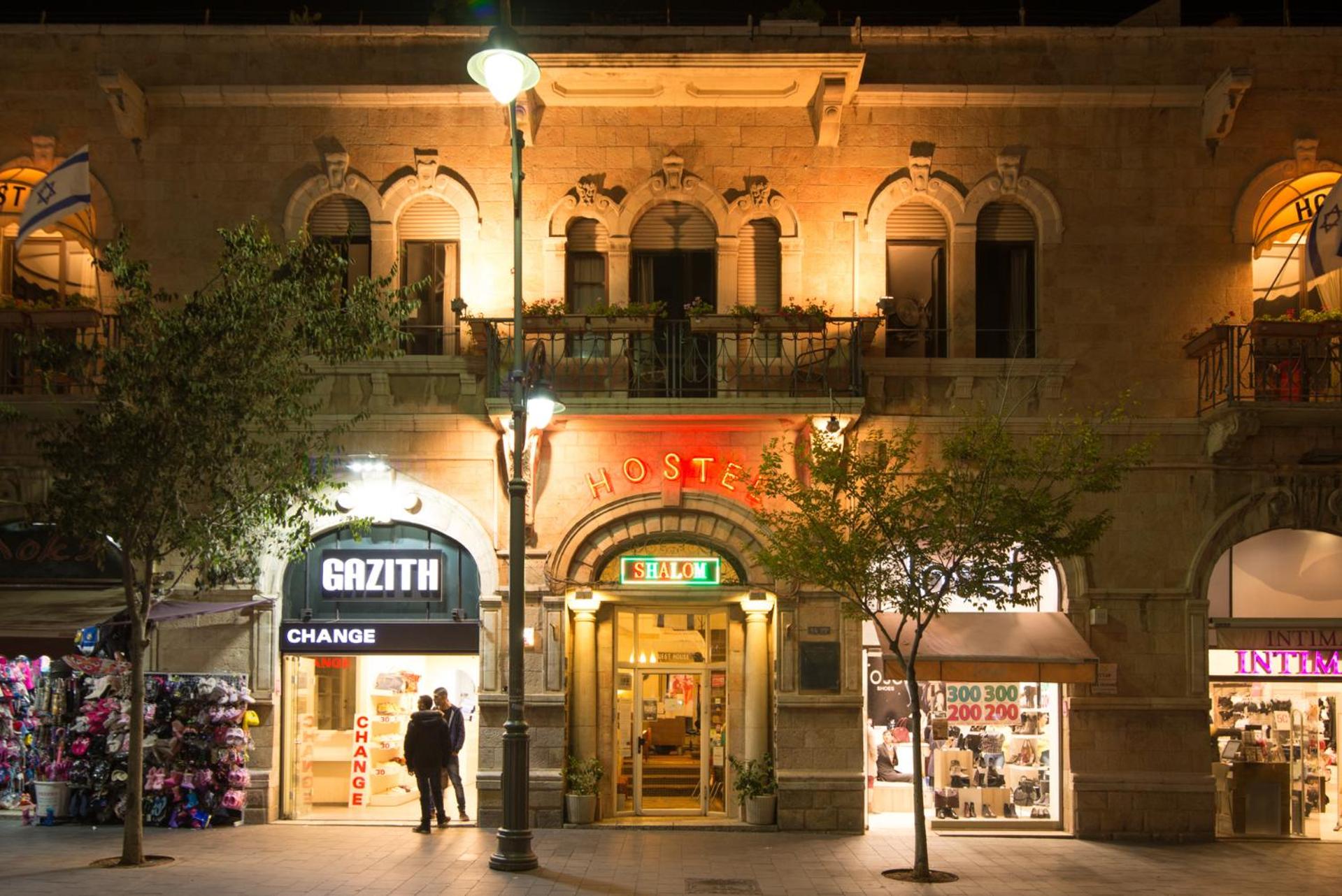 Ron Hotel