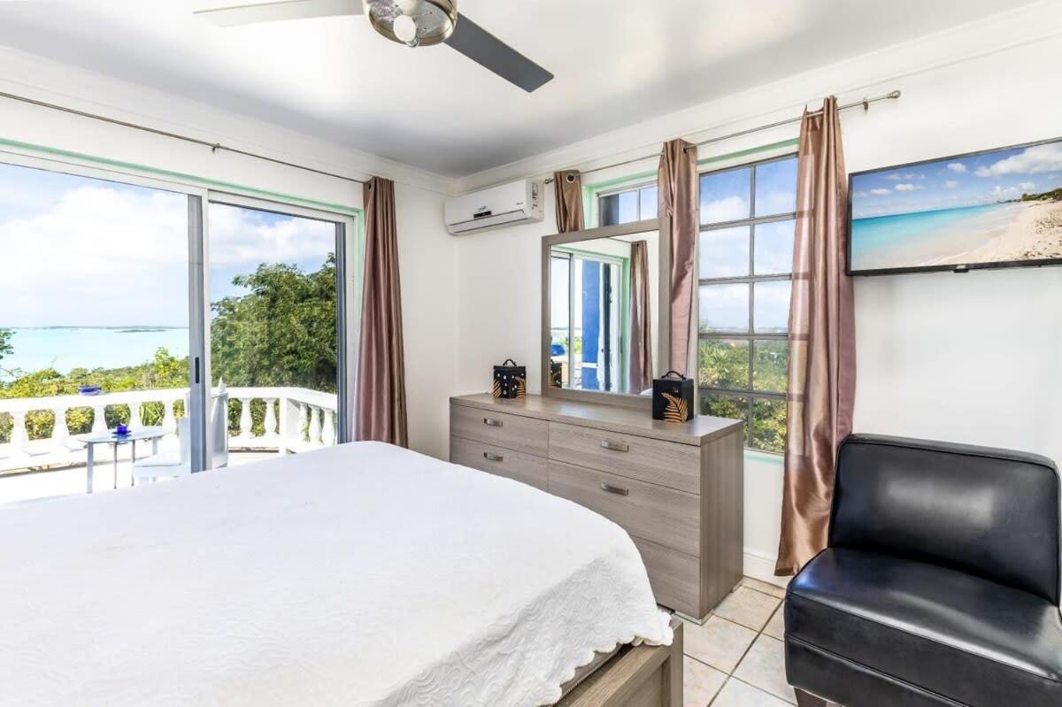 Secluded Escape, Ocean Views, Plunge Pool and Hot Tub, Overlooking Scenic Turquoise Waters