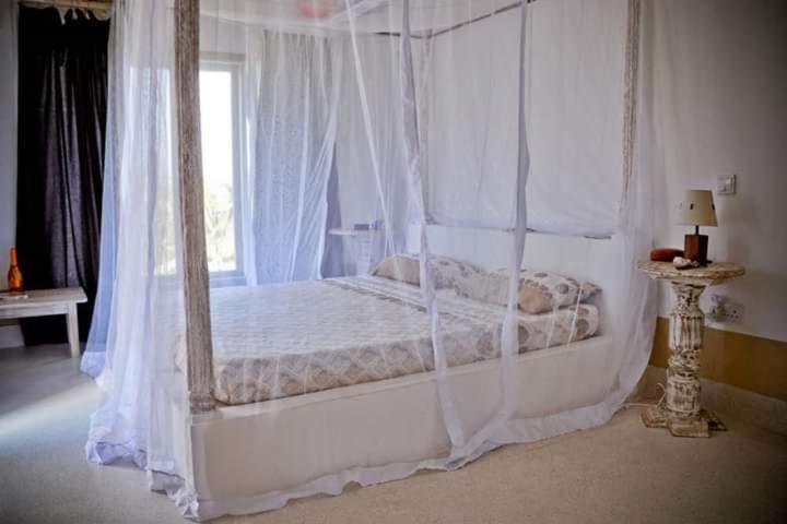 White Luxury House view 3
