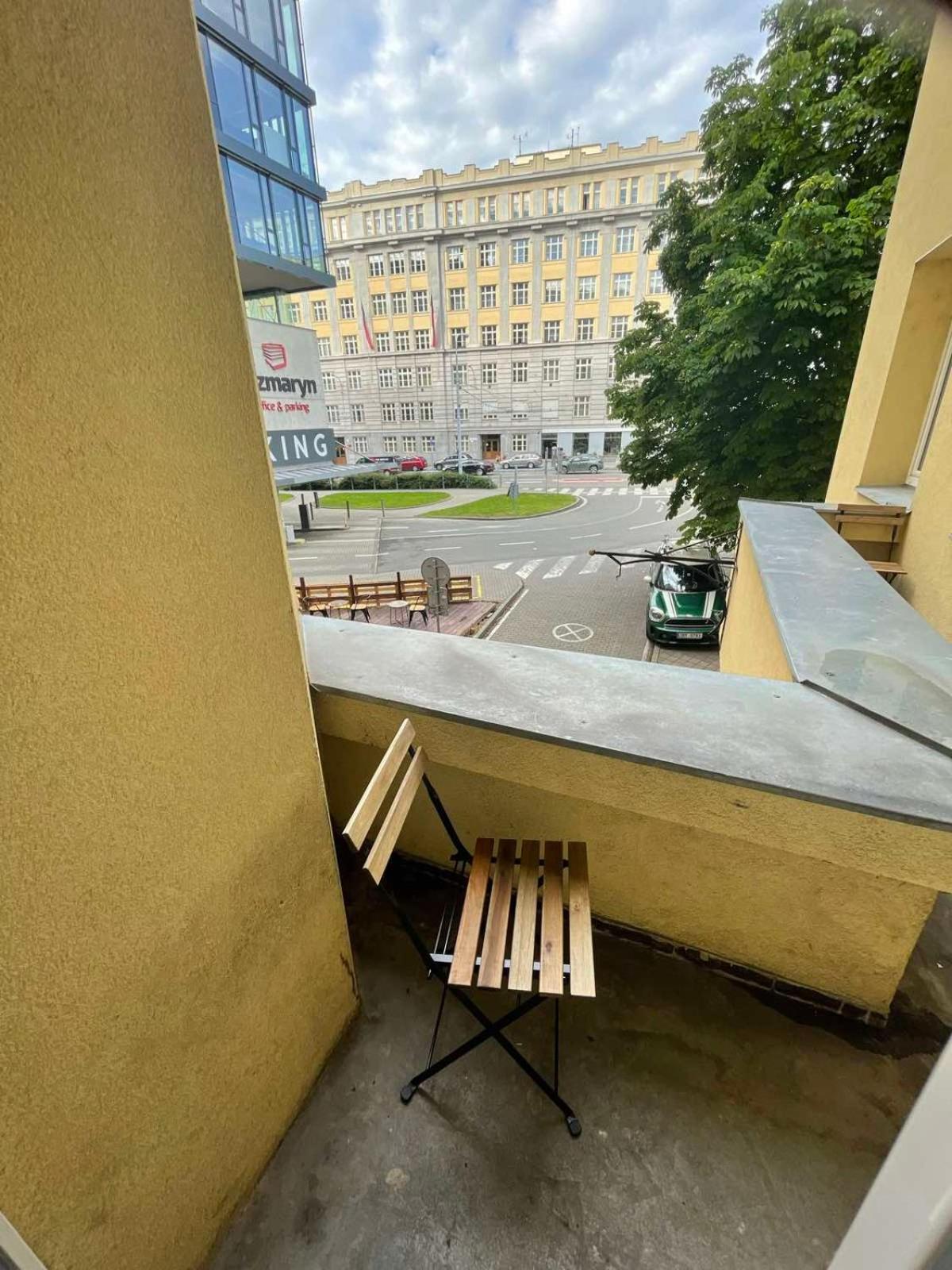 Black Style ROOMS Moravske namesti