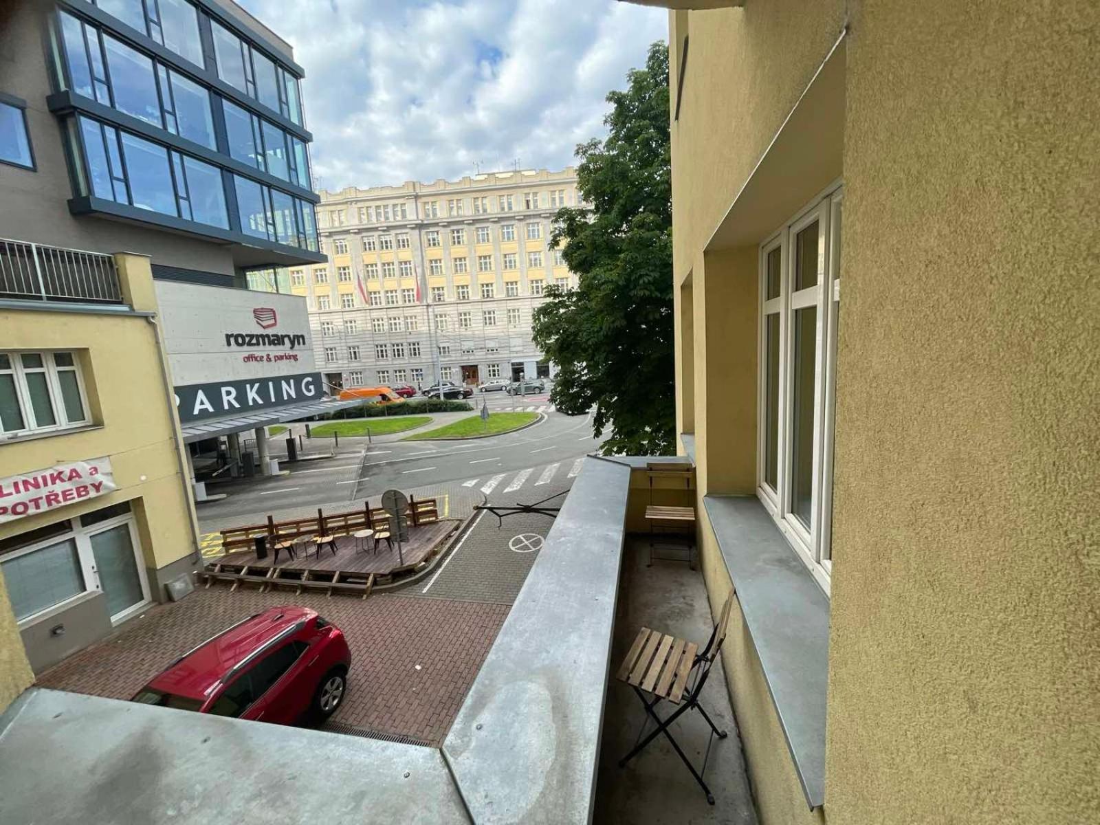 Black Style ROOMS Moravske namesti