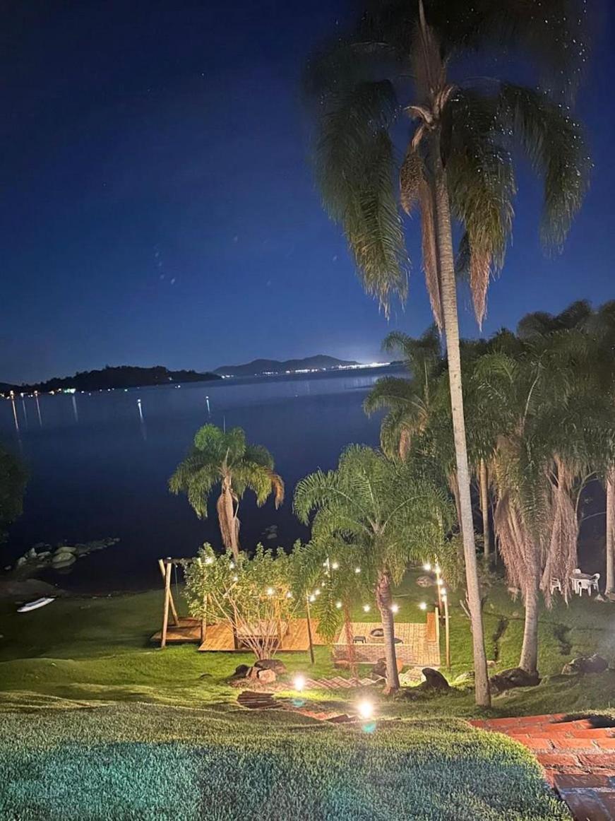 Casa Com Vista Incrível na Lagoa Imaruí - SRR005