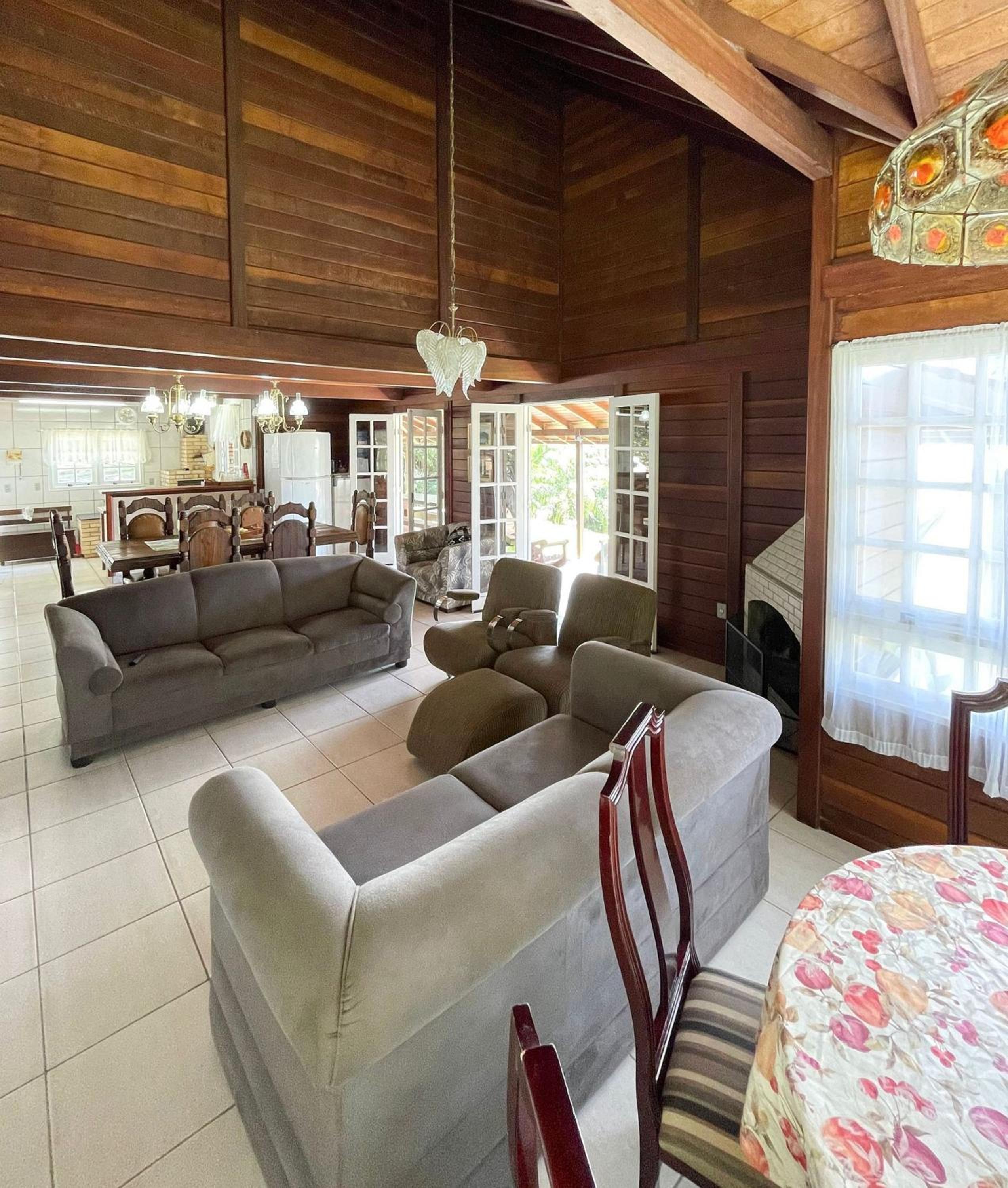 Casa Com Vista Incrível na Lagoa Imaruí - SRR005
