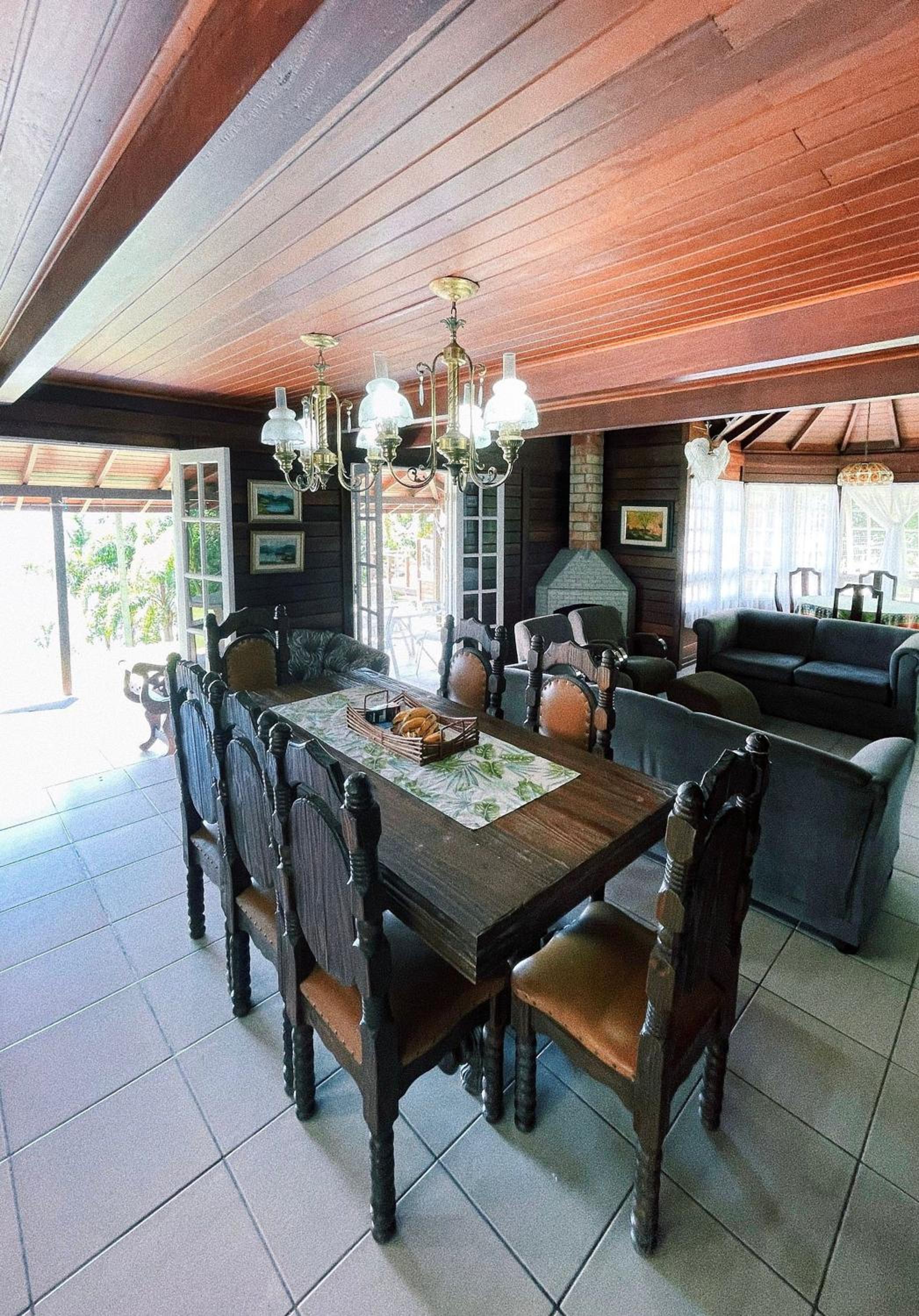 Casa Com Vista Incrível na Lagoa Imaruí - SRR005