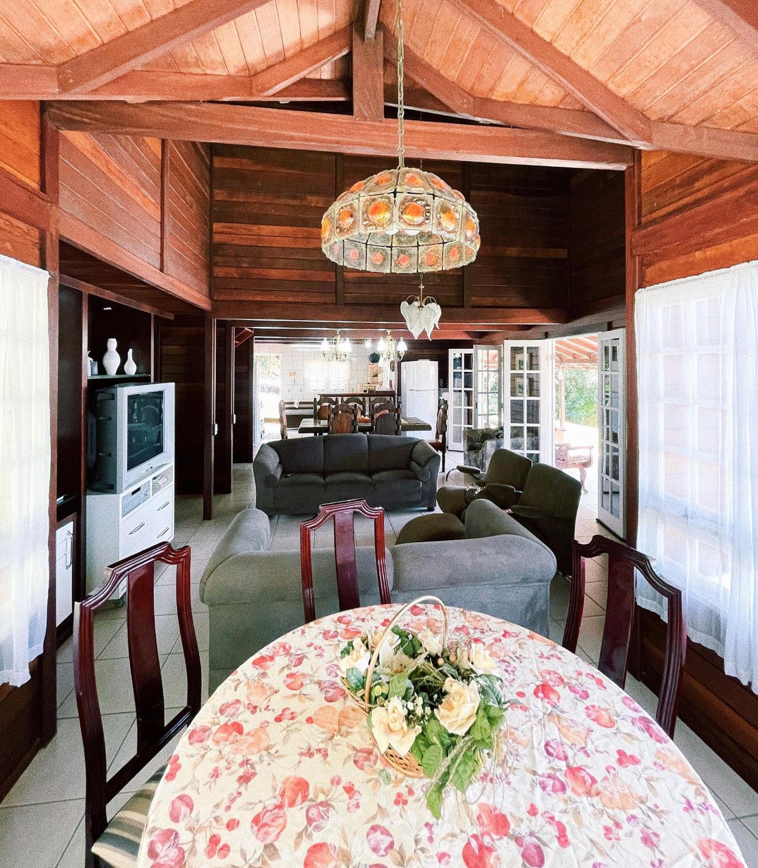 Casa Com Vista Incrível na Lagoa Imaruí - SRR005