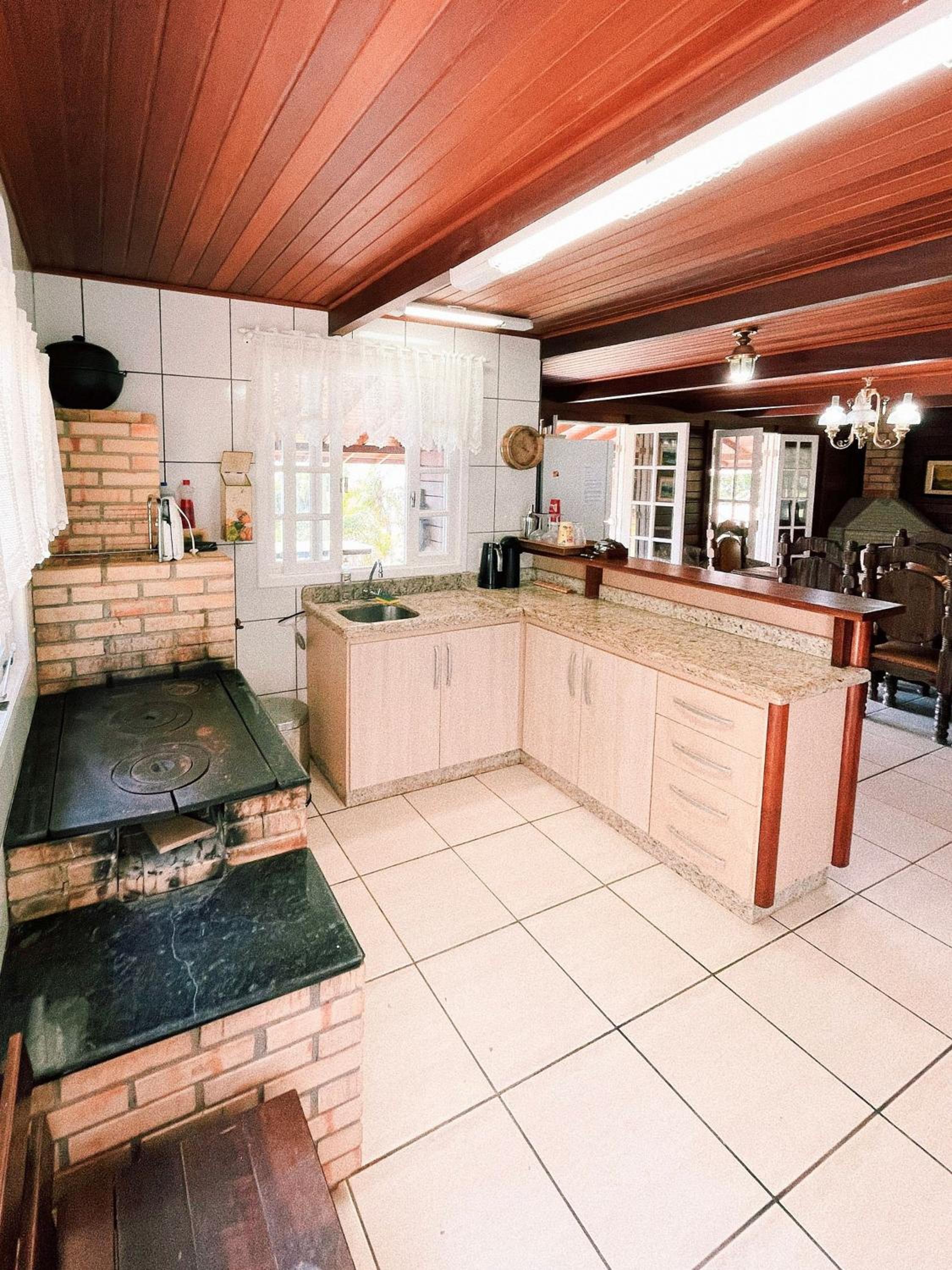 Casa Com Vista Incrível na Lagoa Imaruí - SRR005