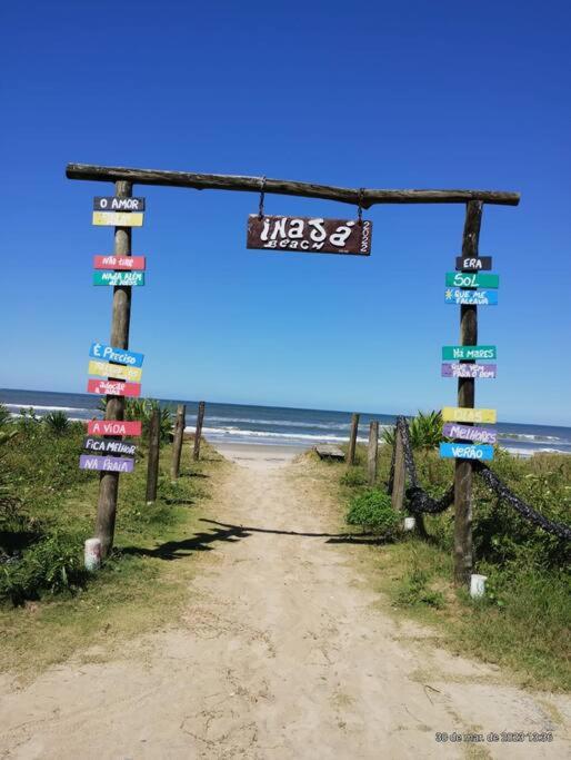 Casa com piscina próximo à praia