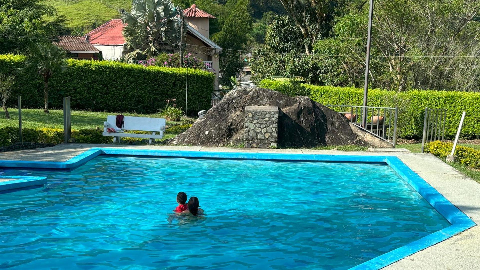 Finca con piscina los Eucaliptos Cali- Pance