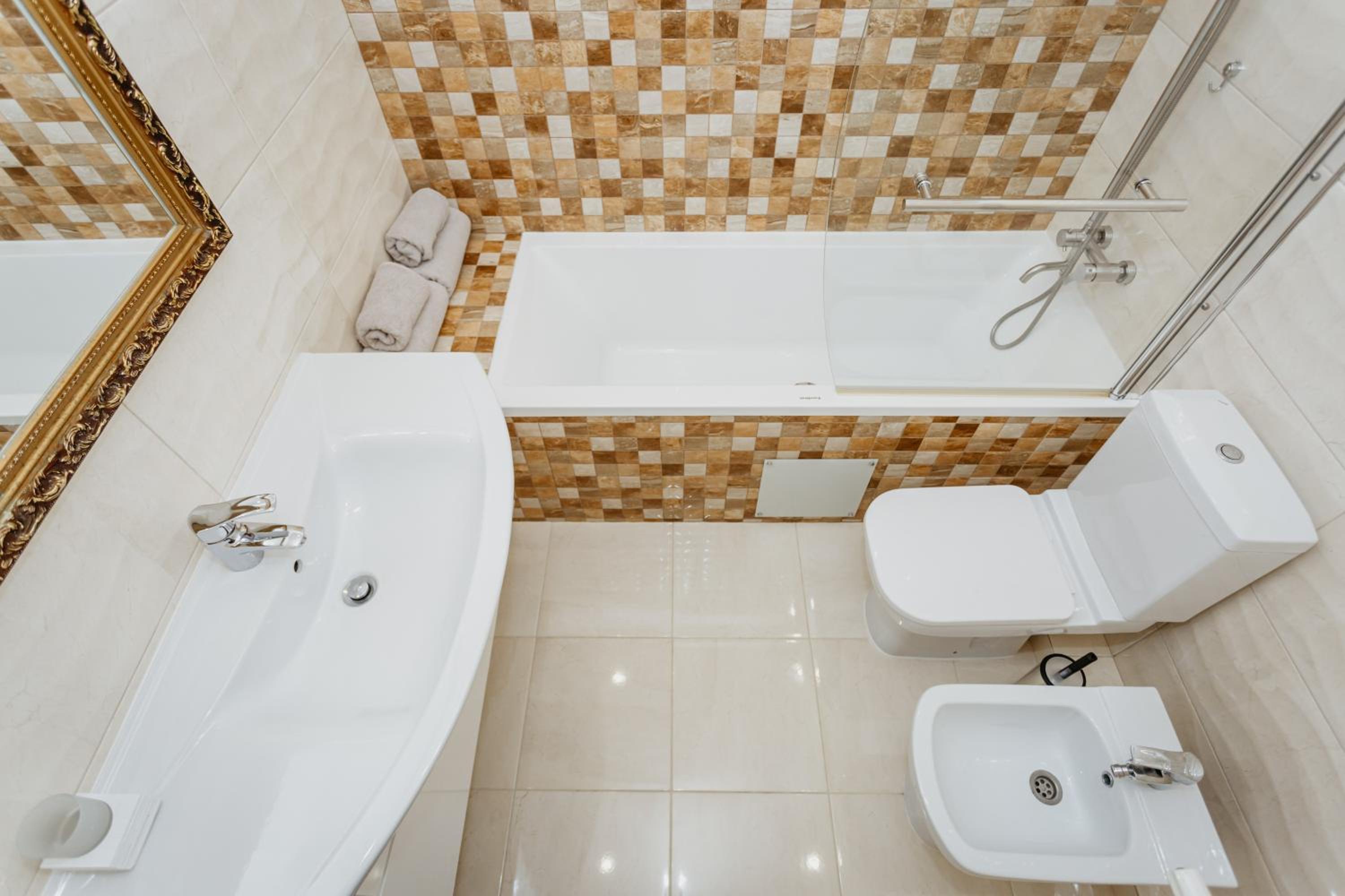 Apartament cu 2 camere și living view 5
