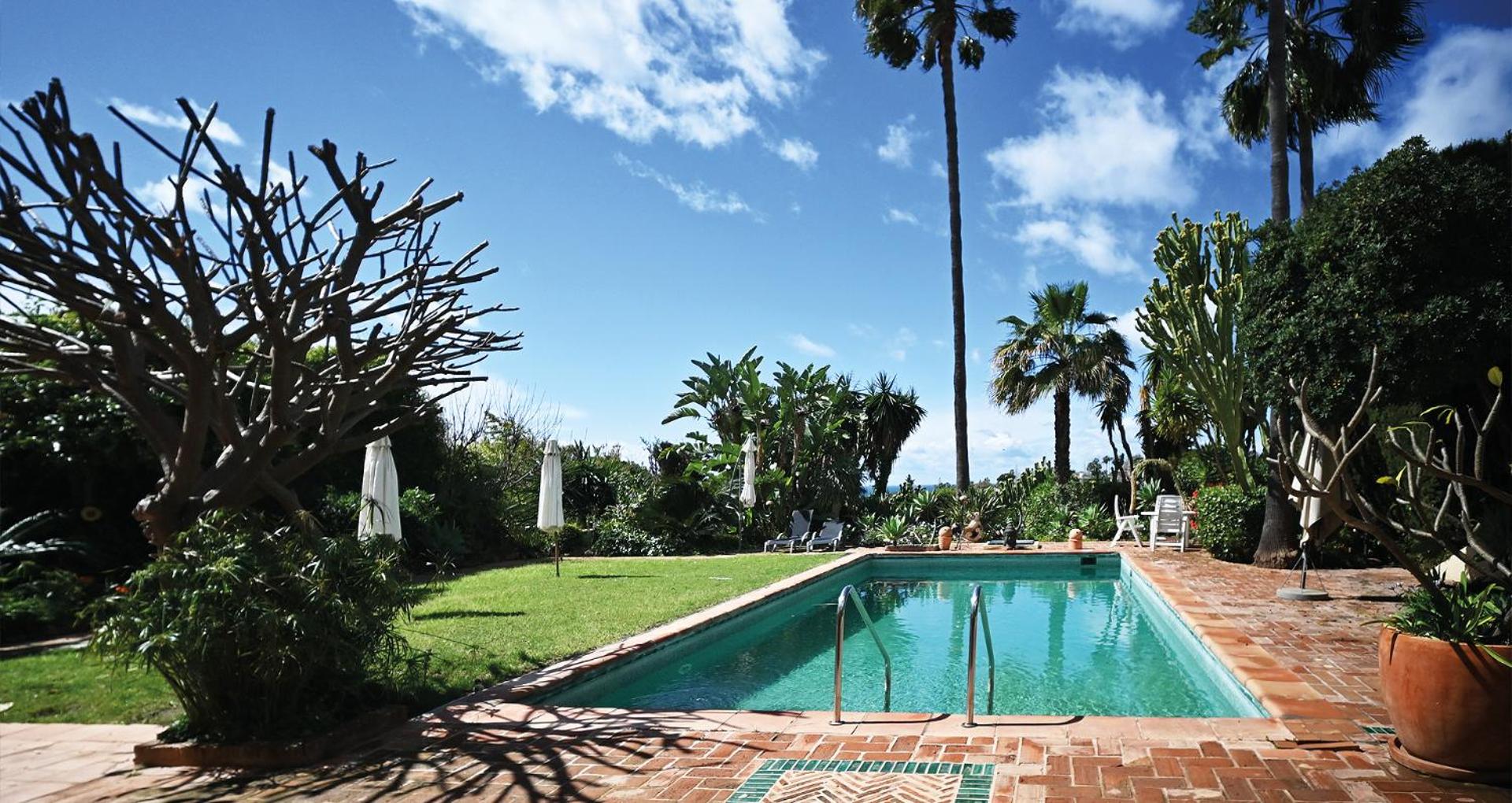 Apartment in elegant villa with pool in Marbella