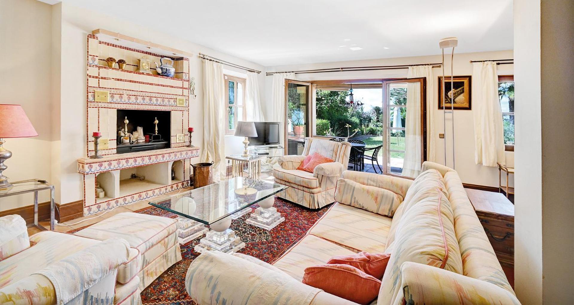 Apartment in elegant villa with pool in Marbella