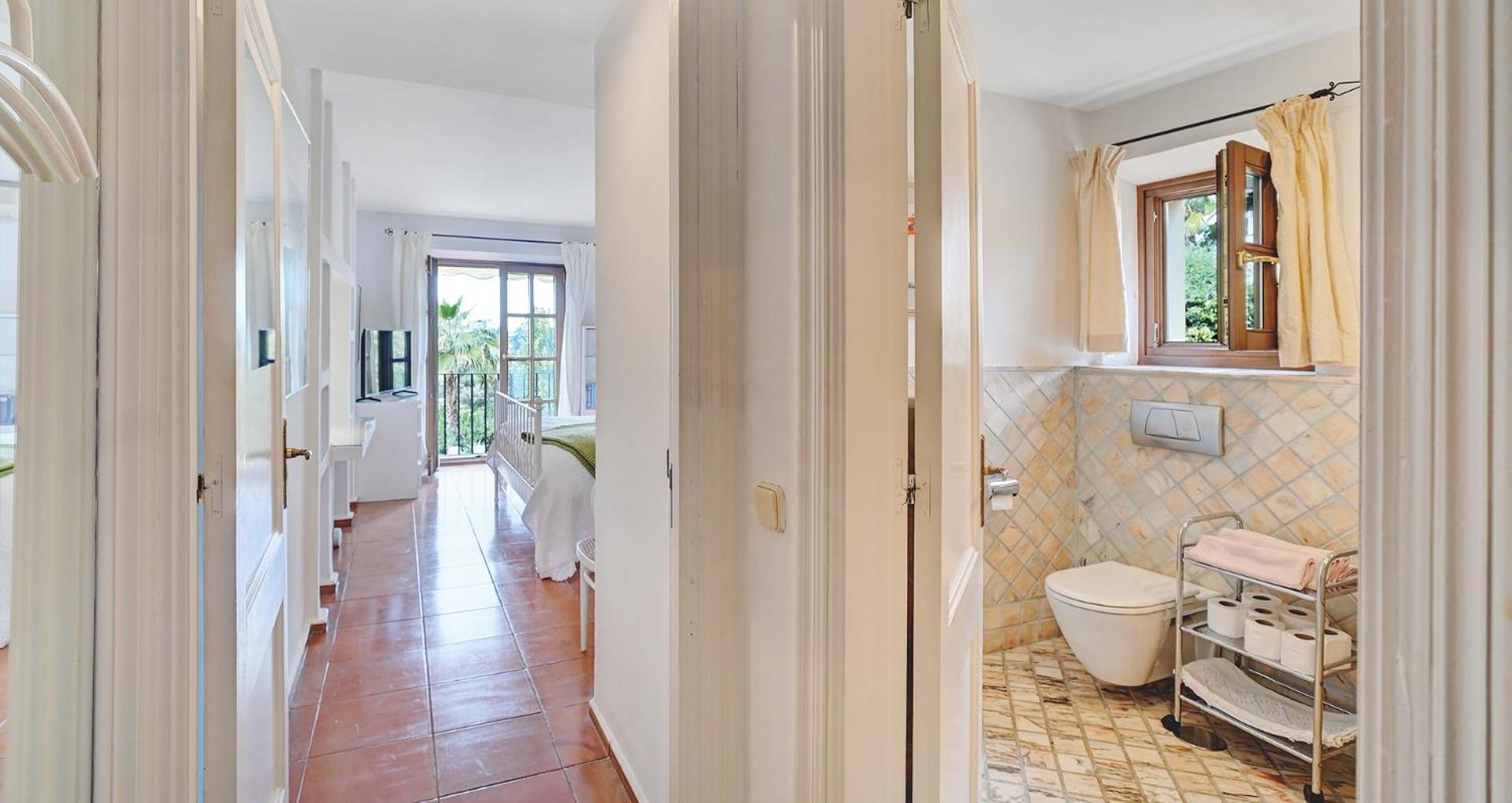 Apartment in elegant villa with pool in Marbella