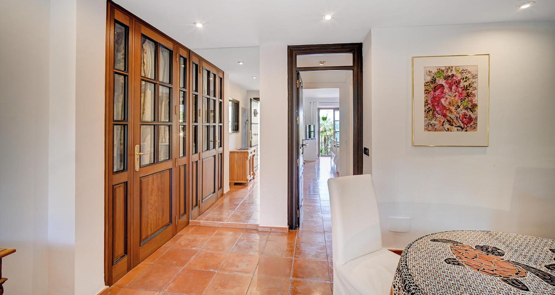 Apartment in elegant villa with pool in Marbella