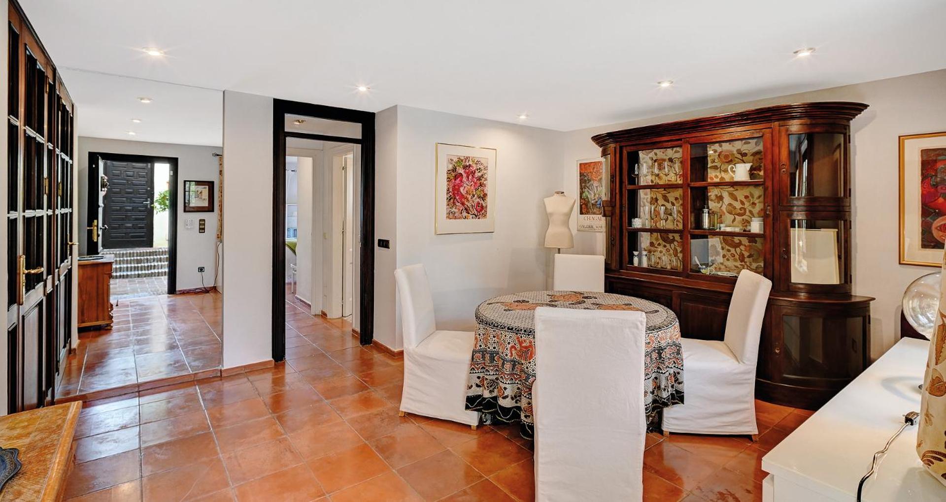 Apartment in elegant villa with pool in Marbella