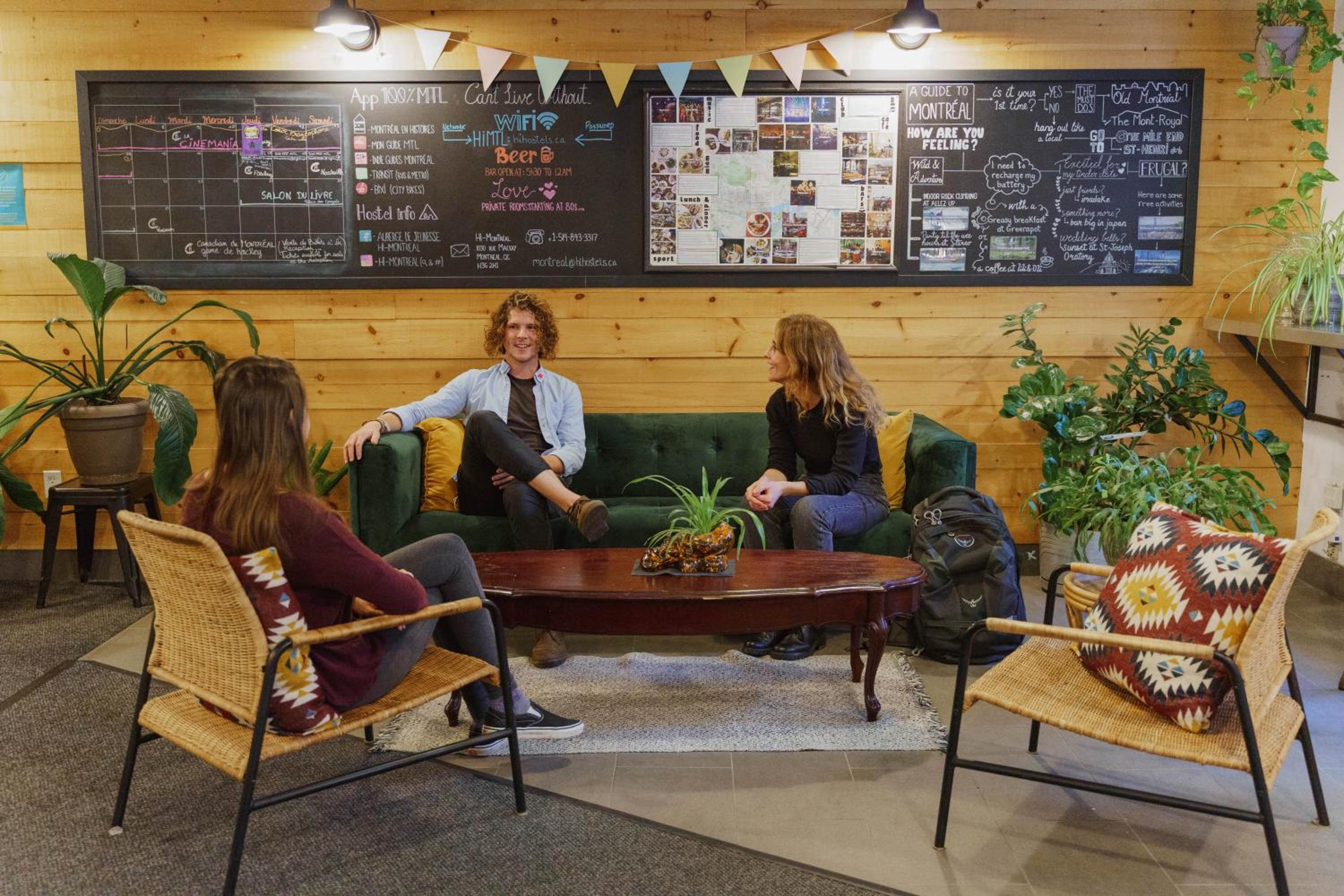 Auberge Saintlo Montréal Hostel