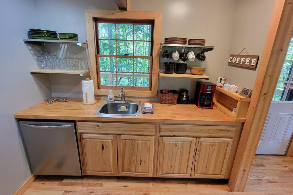 Hickory Ridge - HotTub - GSMNP, NOC, Train and Fontana Lake view 3