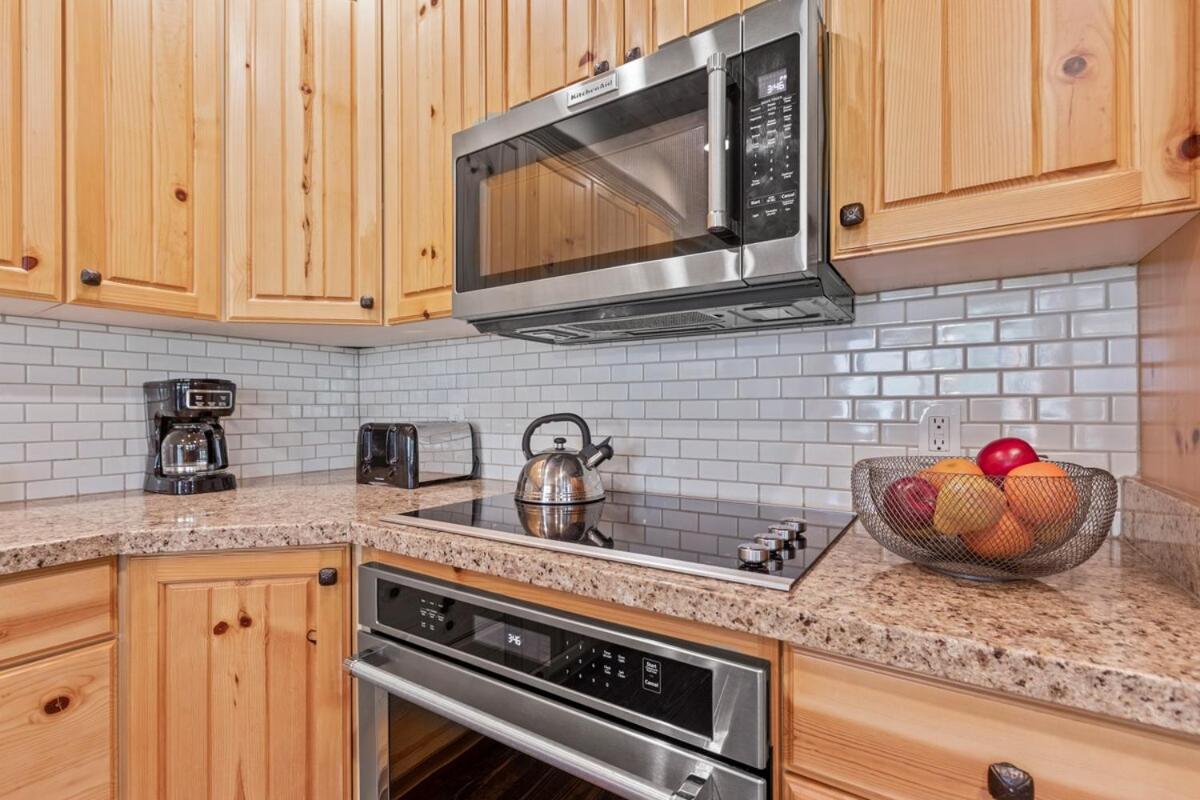 Deer Valley - Hot Tub, Cabin Vibes, Great Views! view 5
