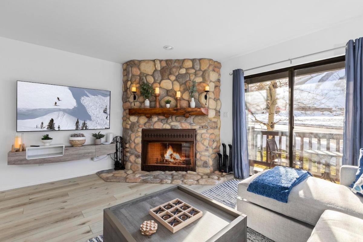 Slope-side at PCMR, Fireplace, Amazing location, Hot tub, Three Kings, First Time chair Lifts! view 4