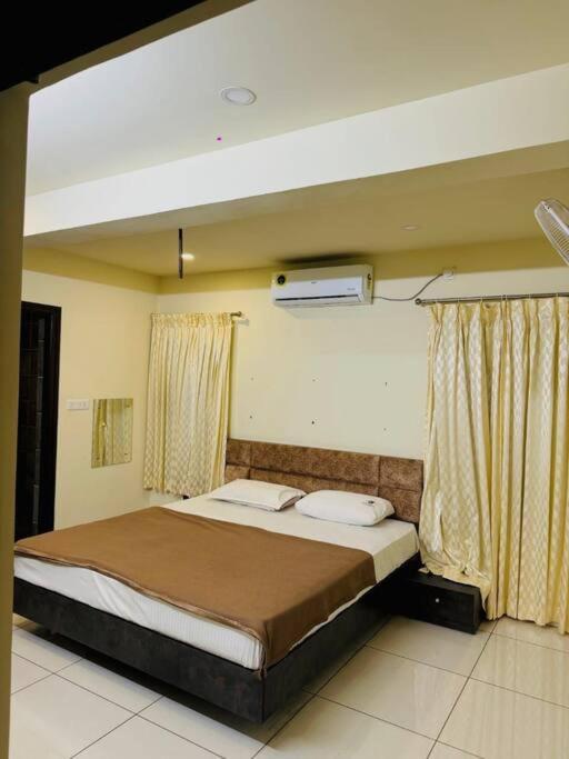Silver Wings Service Apartment