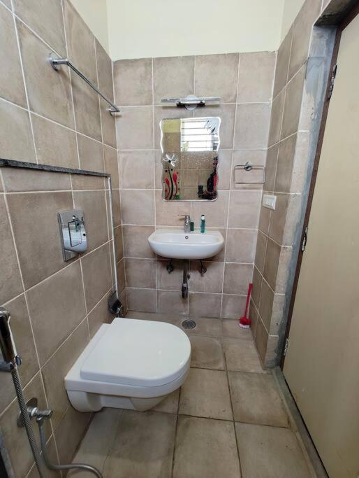 Silver Wings Service Apartment