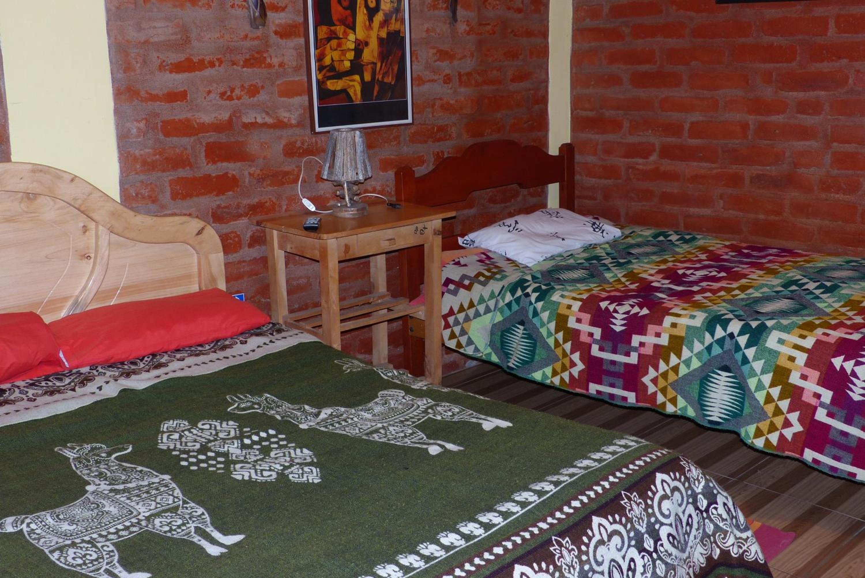 Hostal La Casa Amarilla City