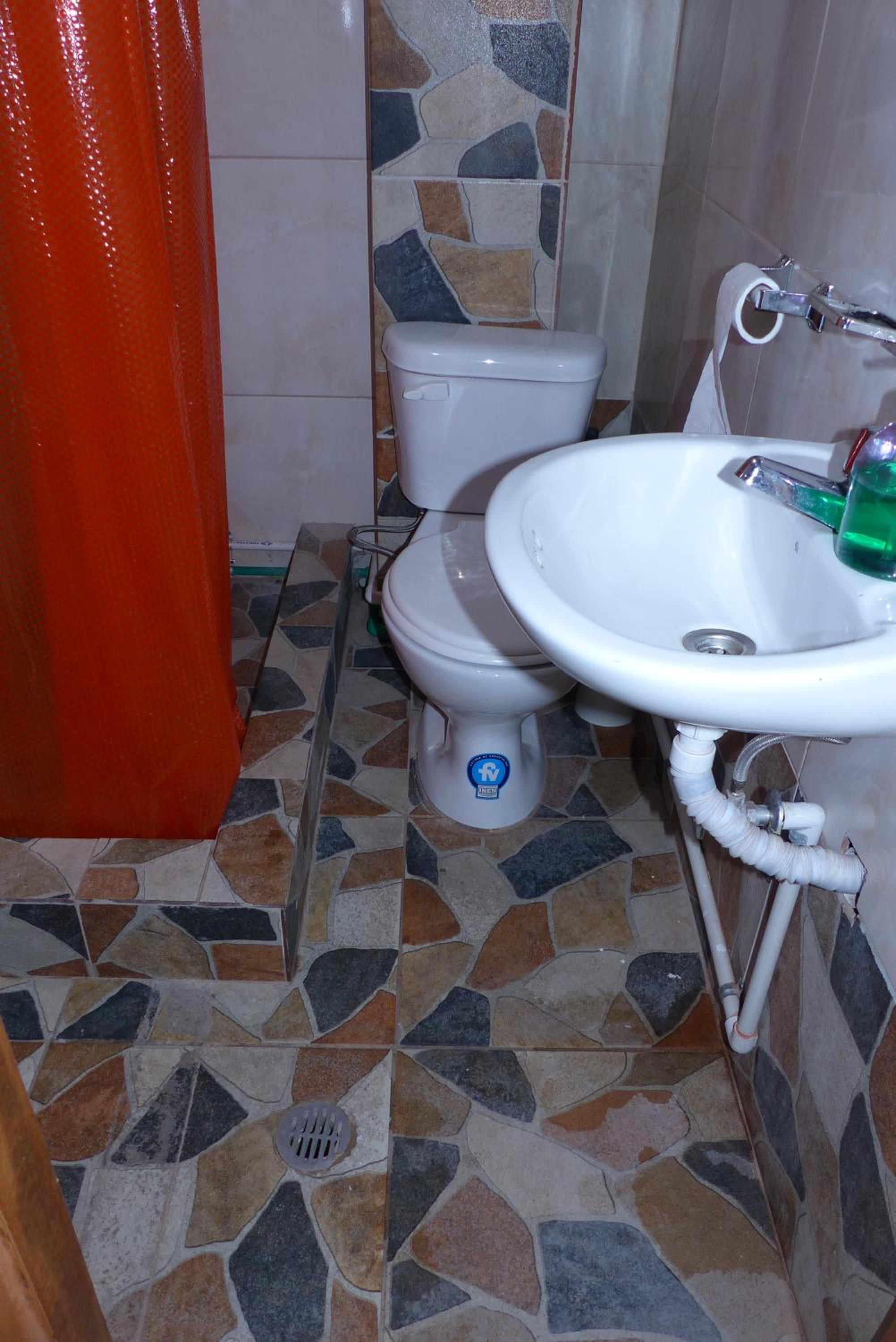 Hostal La Casa Amarilla City