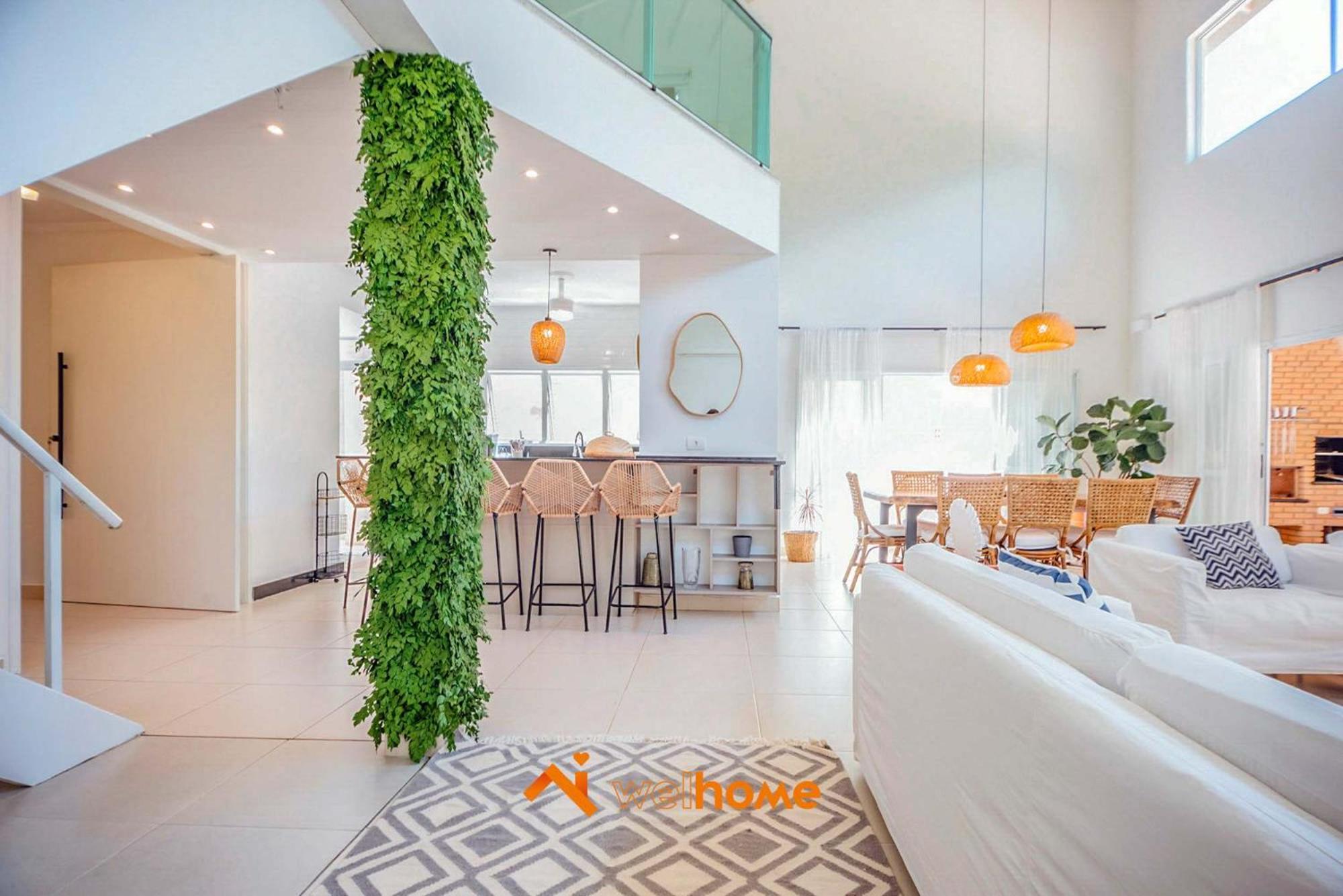 Casa com piscina a 650m da praia no Guaruja