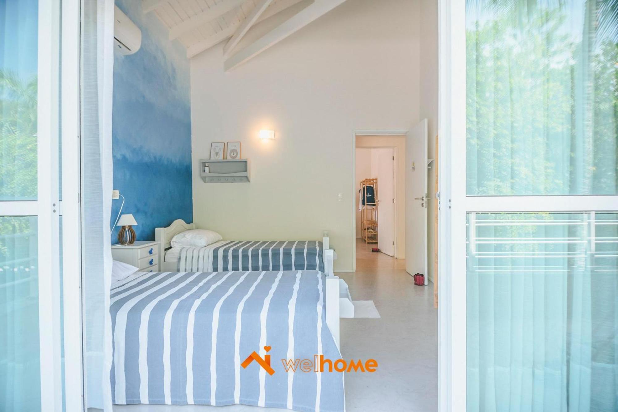 Casa com piscina a 650m da praia no Guaruja