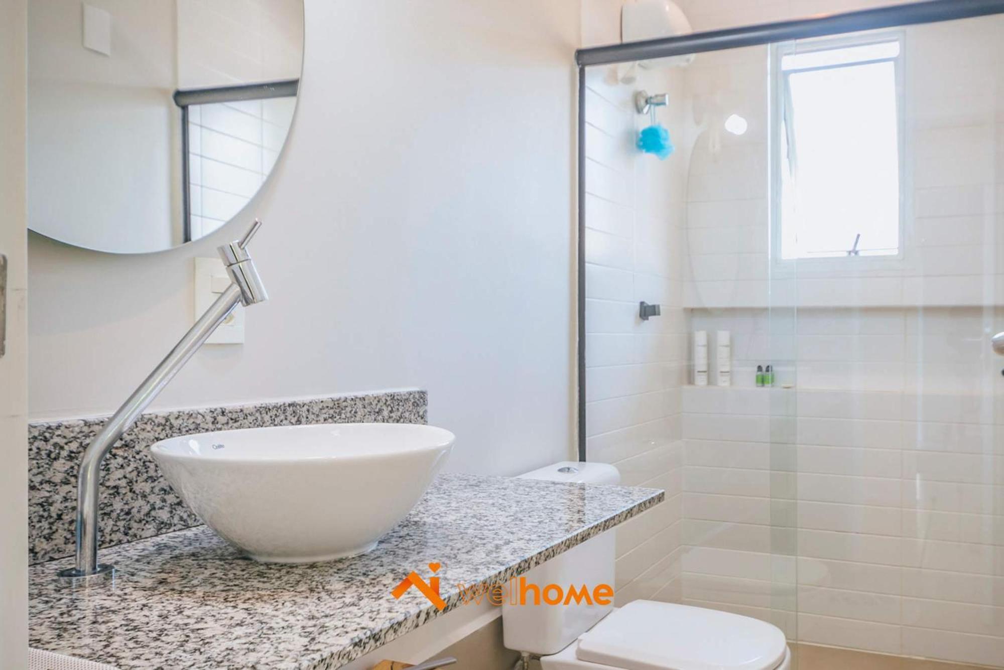 Casa com piscina a 650m da praia no Guaruja