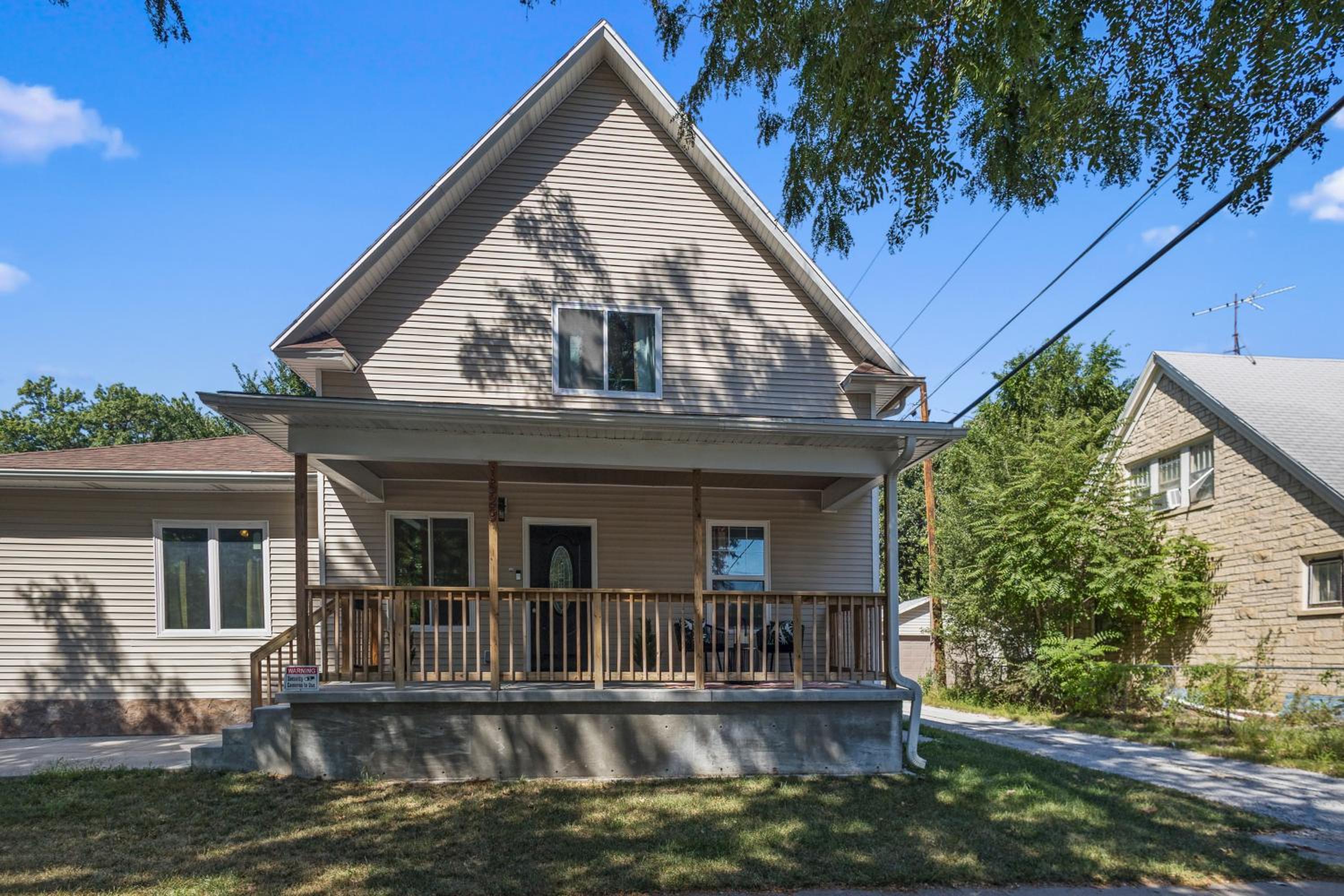 Luxe 4bd - Movie, Games - Centrally Located