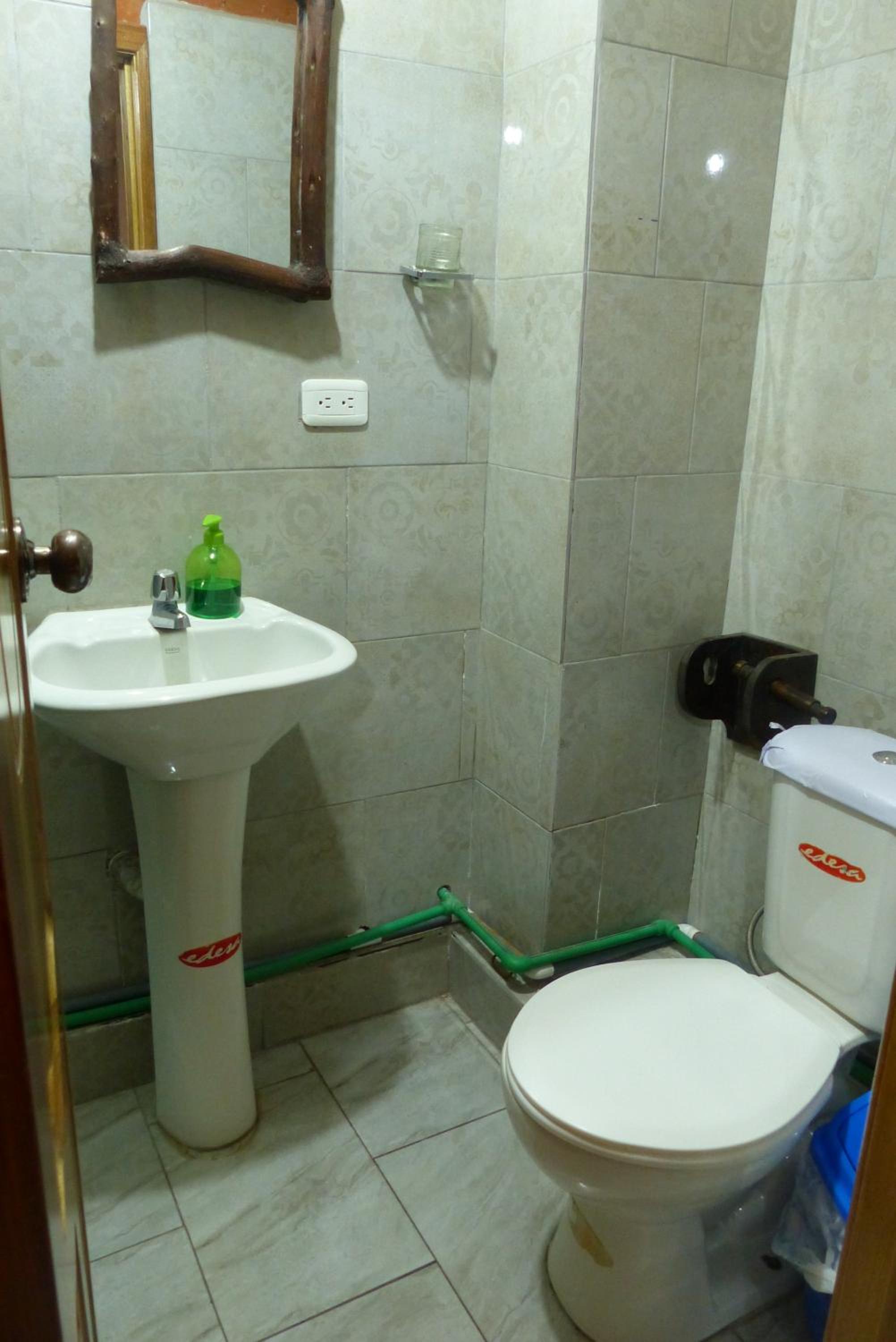 Hostal La Casa Amarilla City