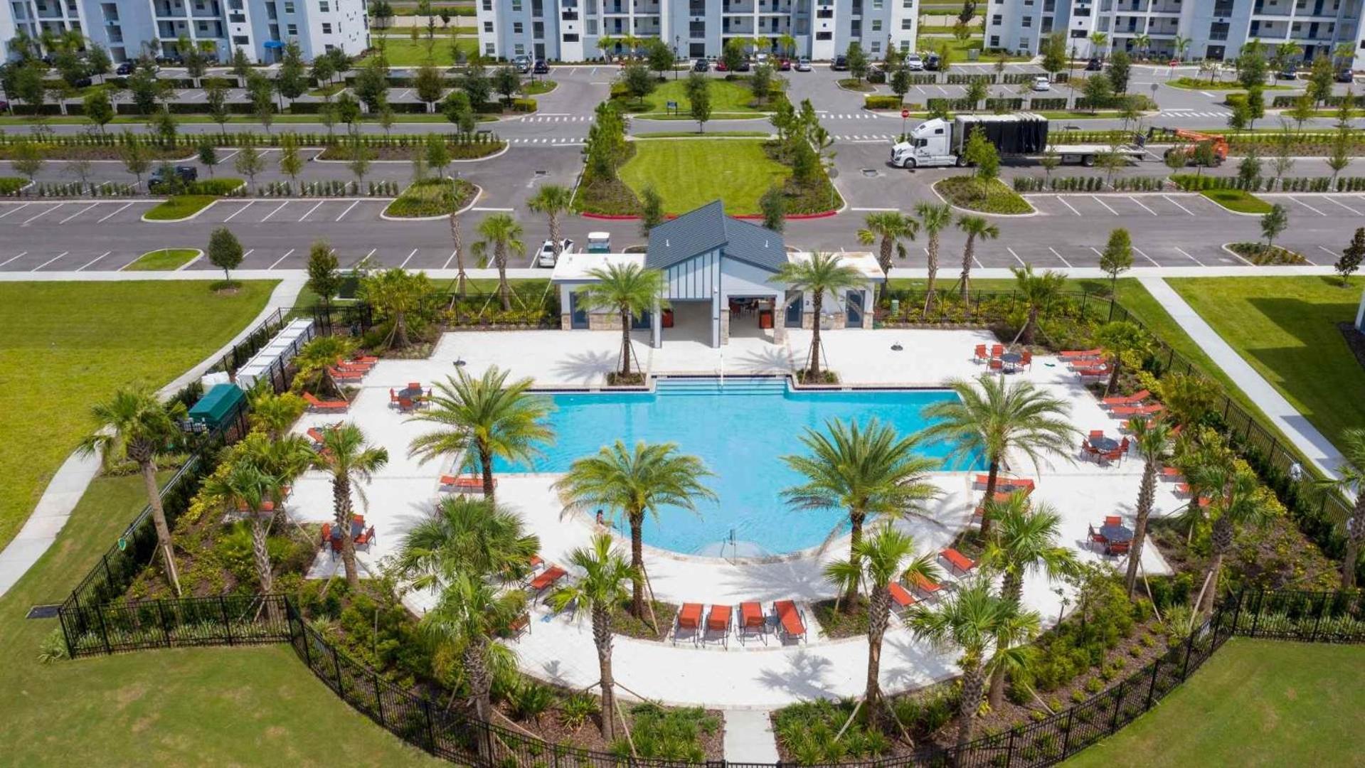 Strategic Condo 2 Bd Close to Disney Storey Lake view 2