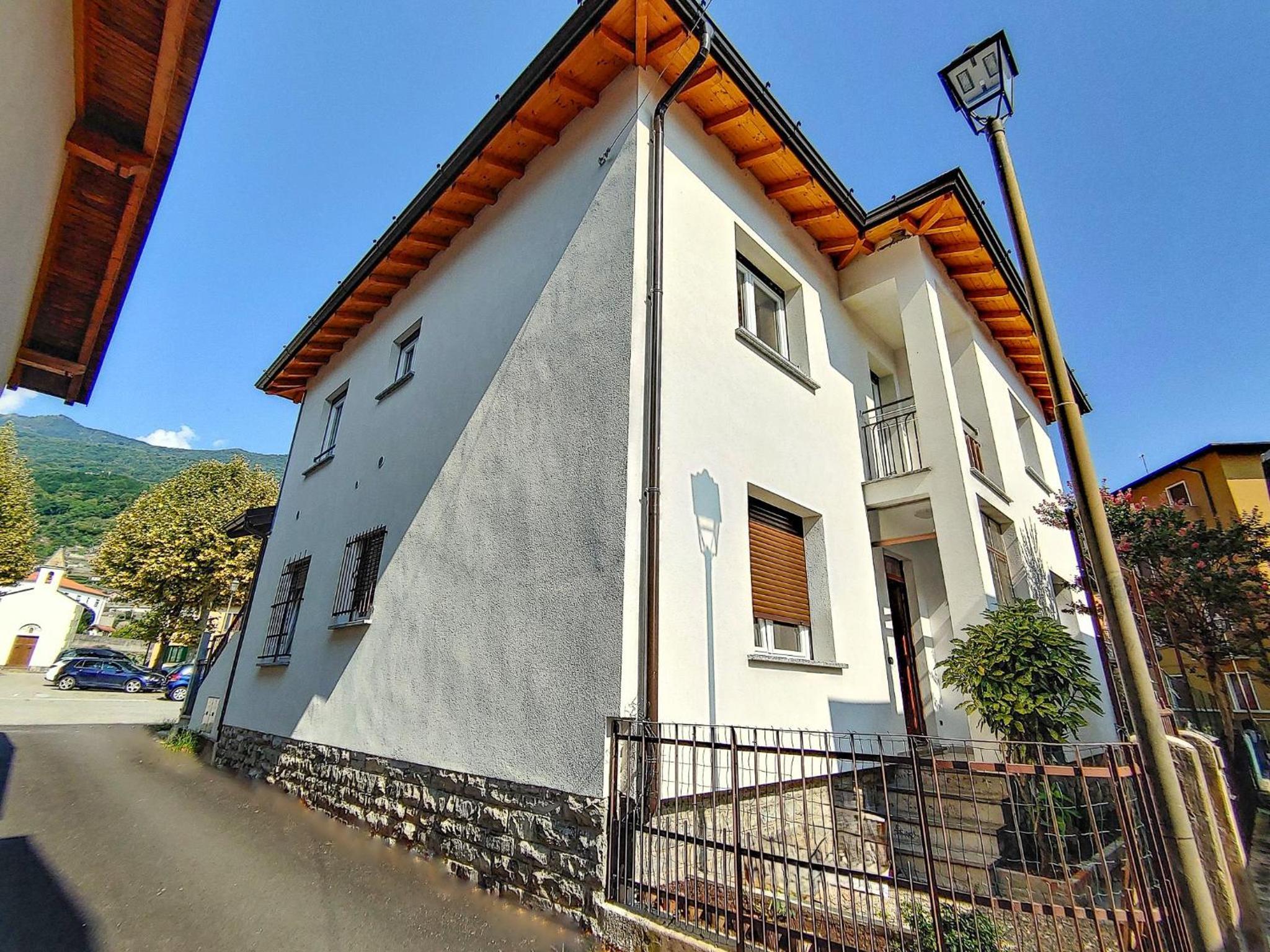 Piazzetta Dongo