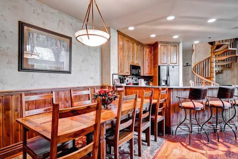 Highlands Westview 303 by East West Hospitality view 4