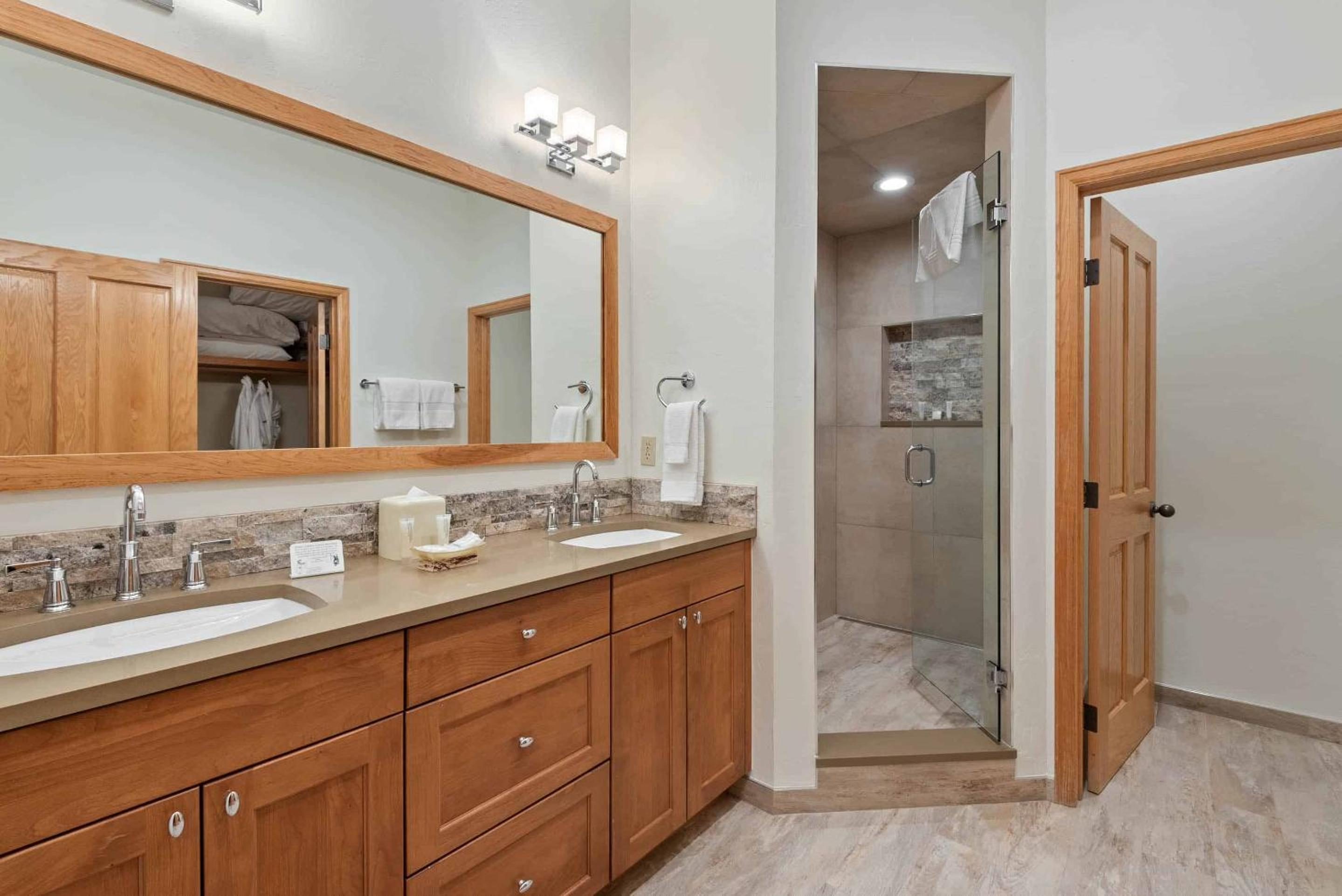Highlands Westview 308 by East West Hospitality