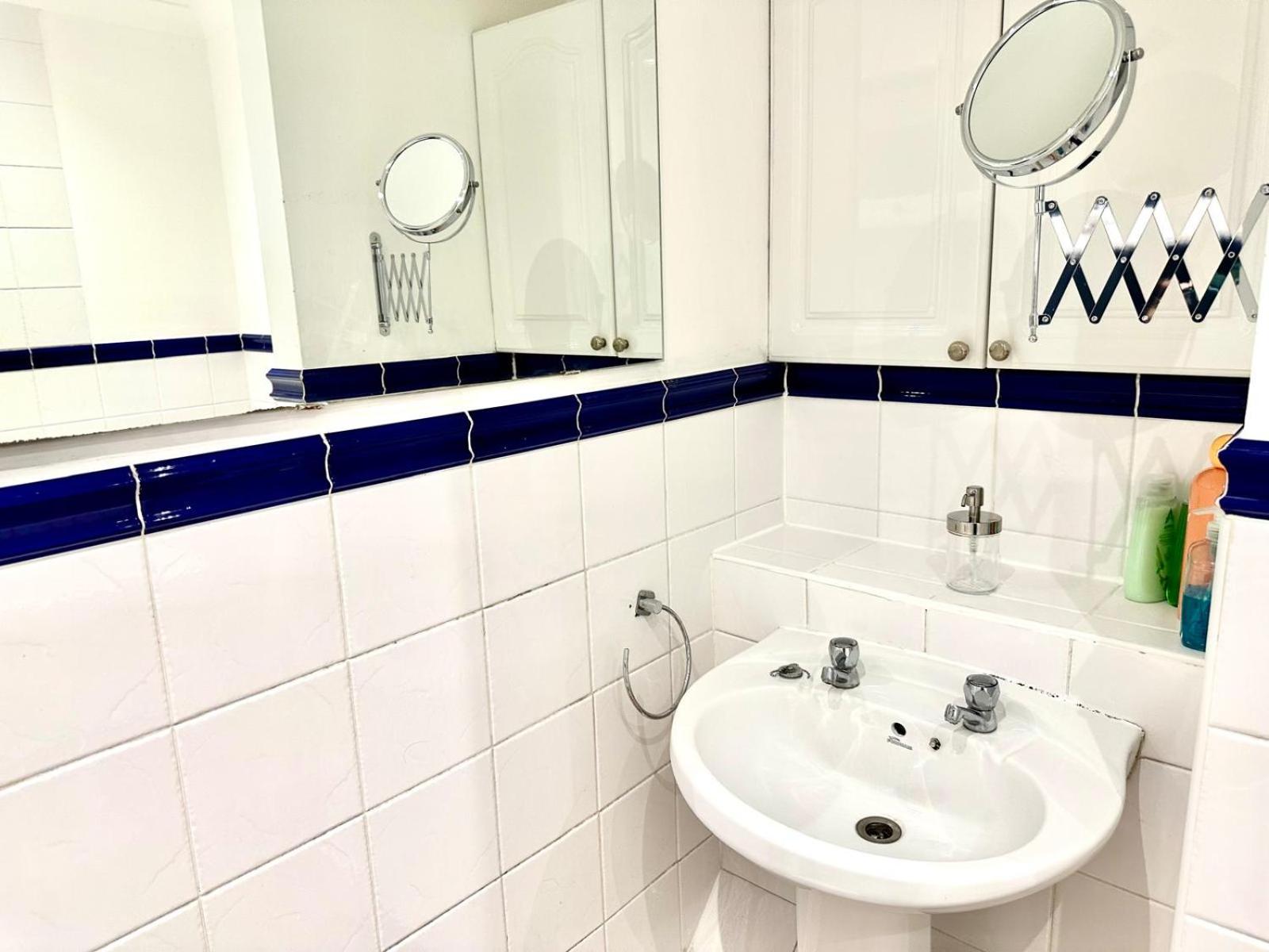 3 Bed Spacious House view 5