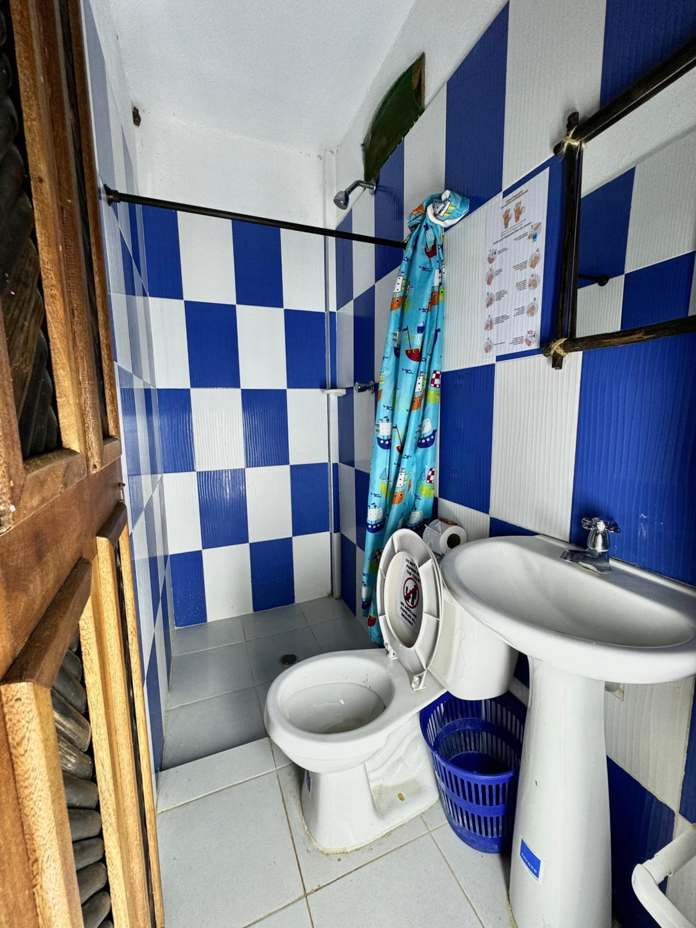 Hostal Nibuni Palomino