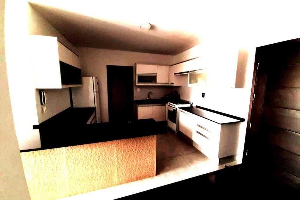 12C Avenida America y Gualberto Villaroel 2 dorm con Amplio Balcon