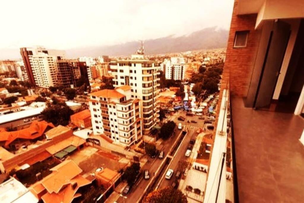 12C Avenida America y Gualberto Villaroel 2 dorm con Amplio Balcon