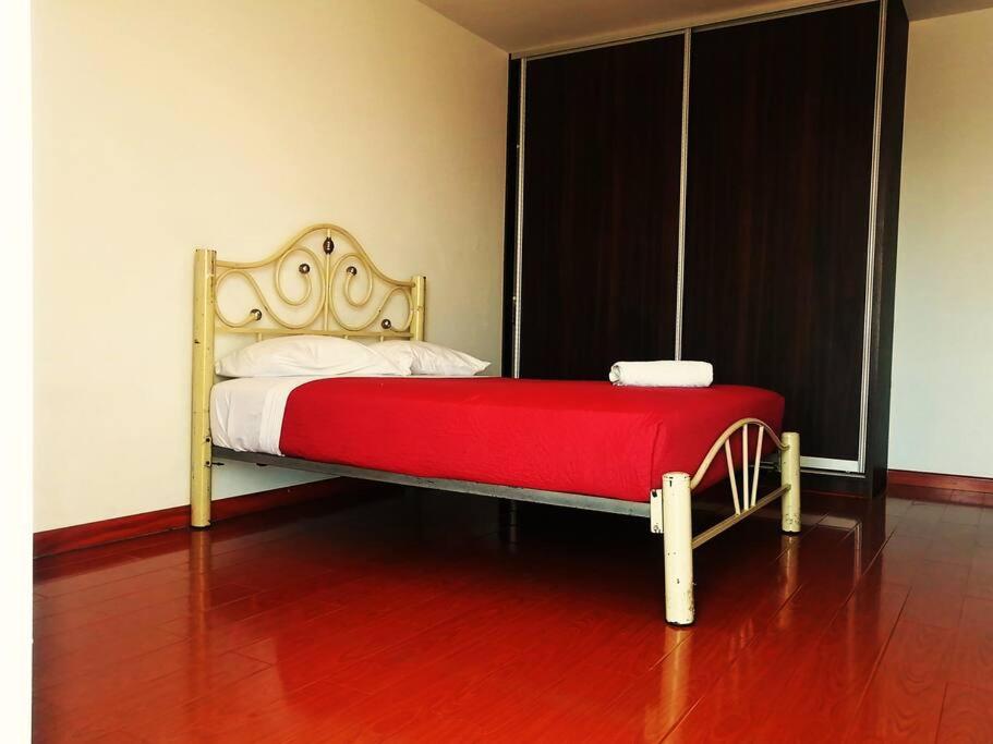 12C Avenida America y Gualberto Villaroel 2 dorm con Amplio Balcon
