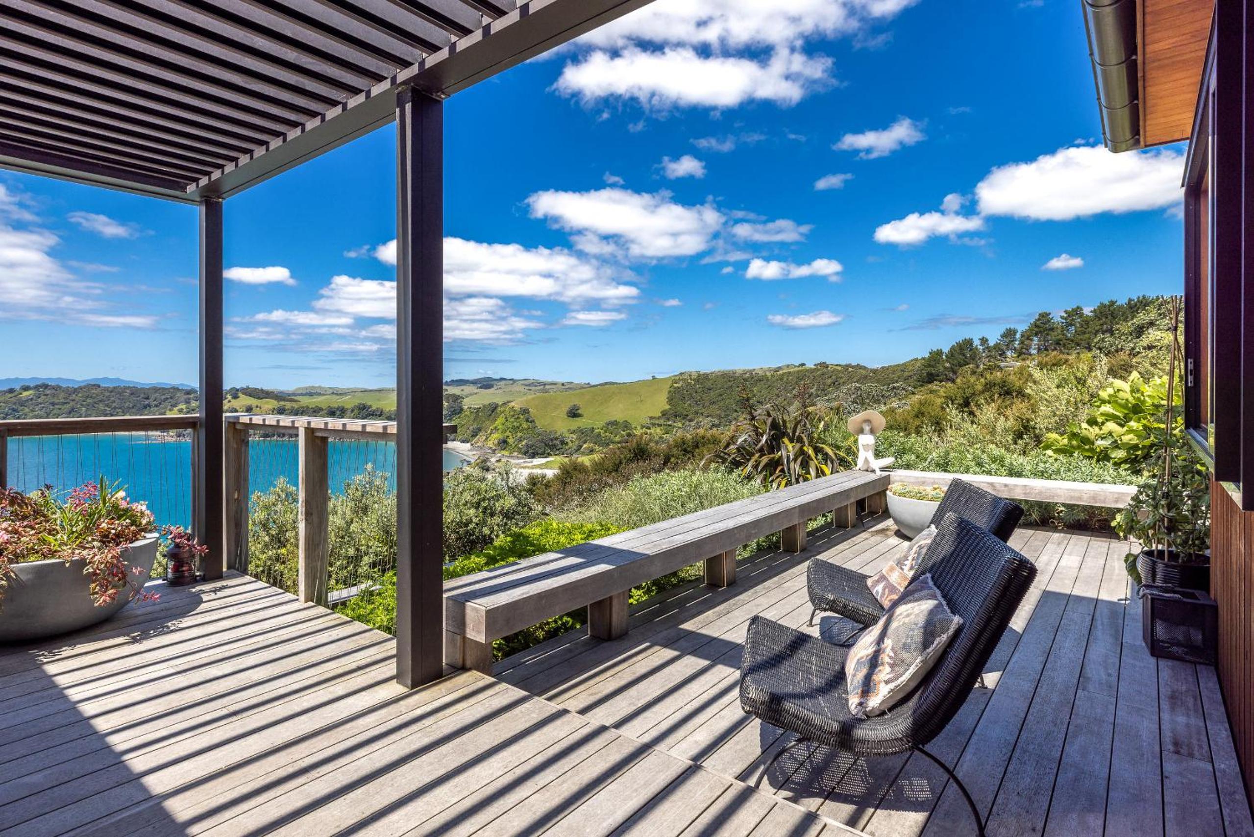 Belle Cove Estate, Onetangi - Be My Guest Waiheke view 4