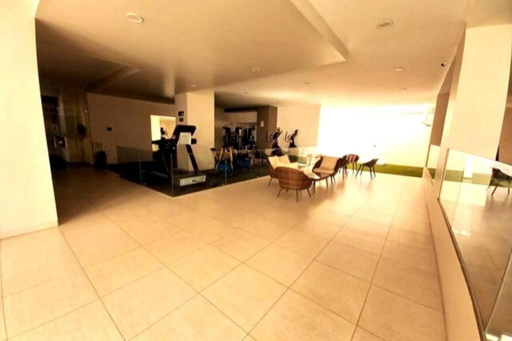 12C Avenida America y Gualberto Villaroel 2 dorm con Amplio Balcon
