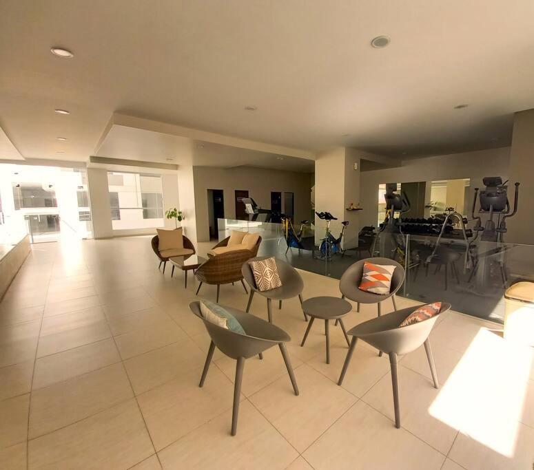 12C Avenida America y Gualberto Villaroel 2 dorm con Amplio Balcon